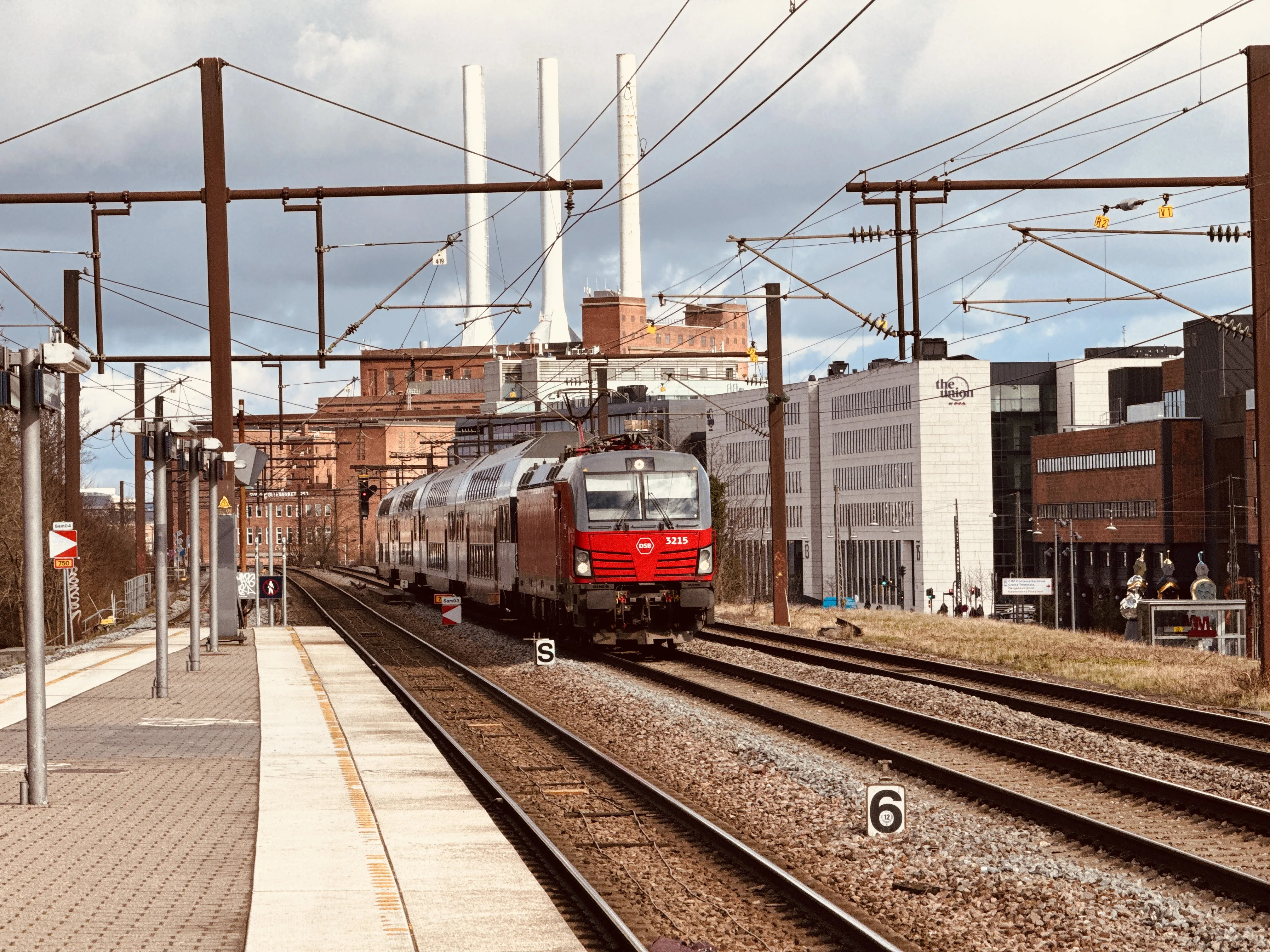 Billede af DSB EB 3215 fotograferet ud for Nordhavn S-togstrinbræt. Billede af DSB EB 3215 fotograferet ud for Nordhavn S-togstrinbræt.