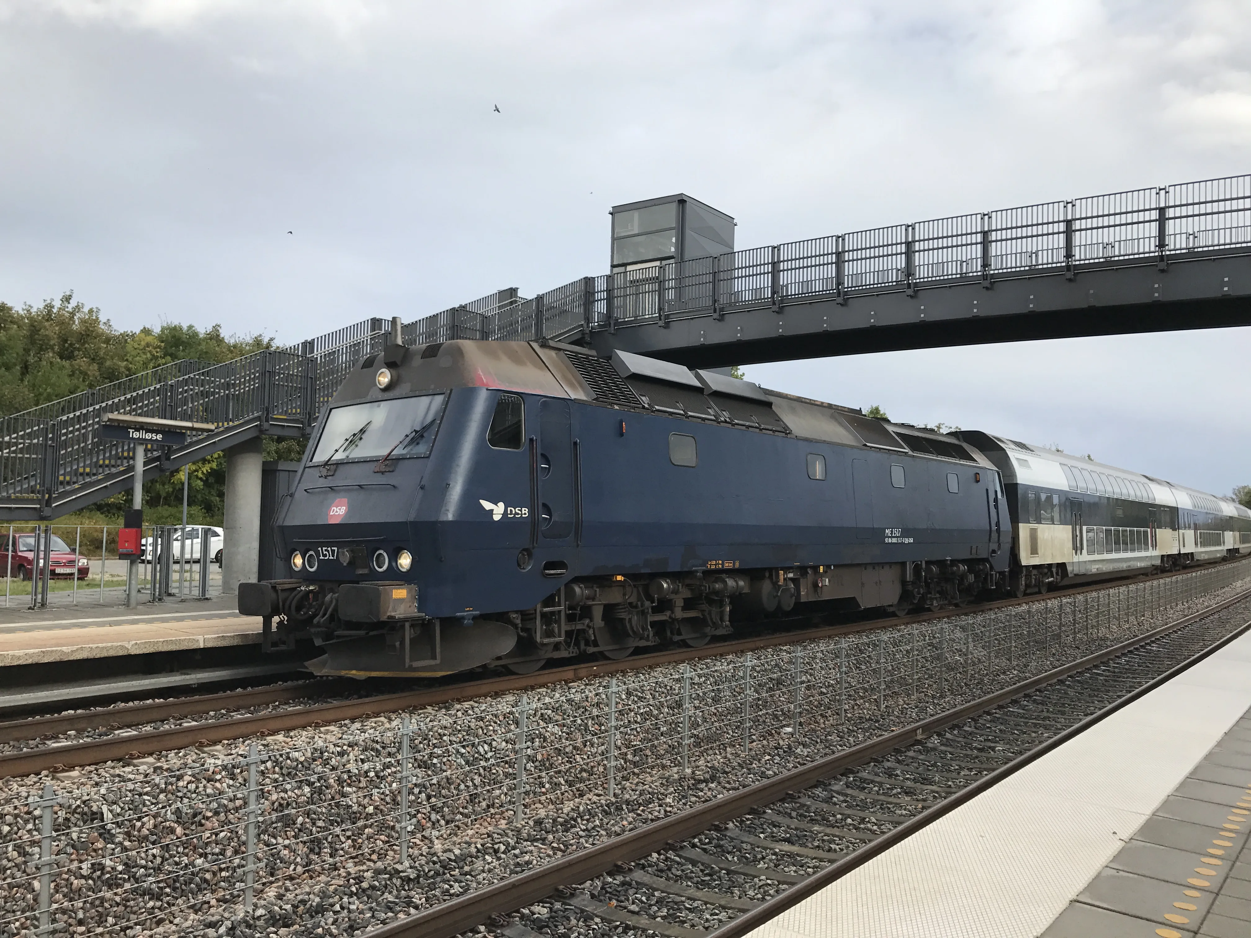 Billede af DSB ME 1517 fotograferet ud for Tølløse Station. Billede af DSB ME 1517 fotograferet ud for Tølløse Station.