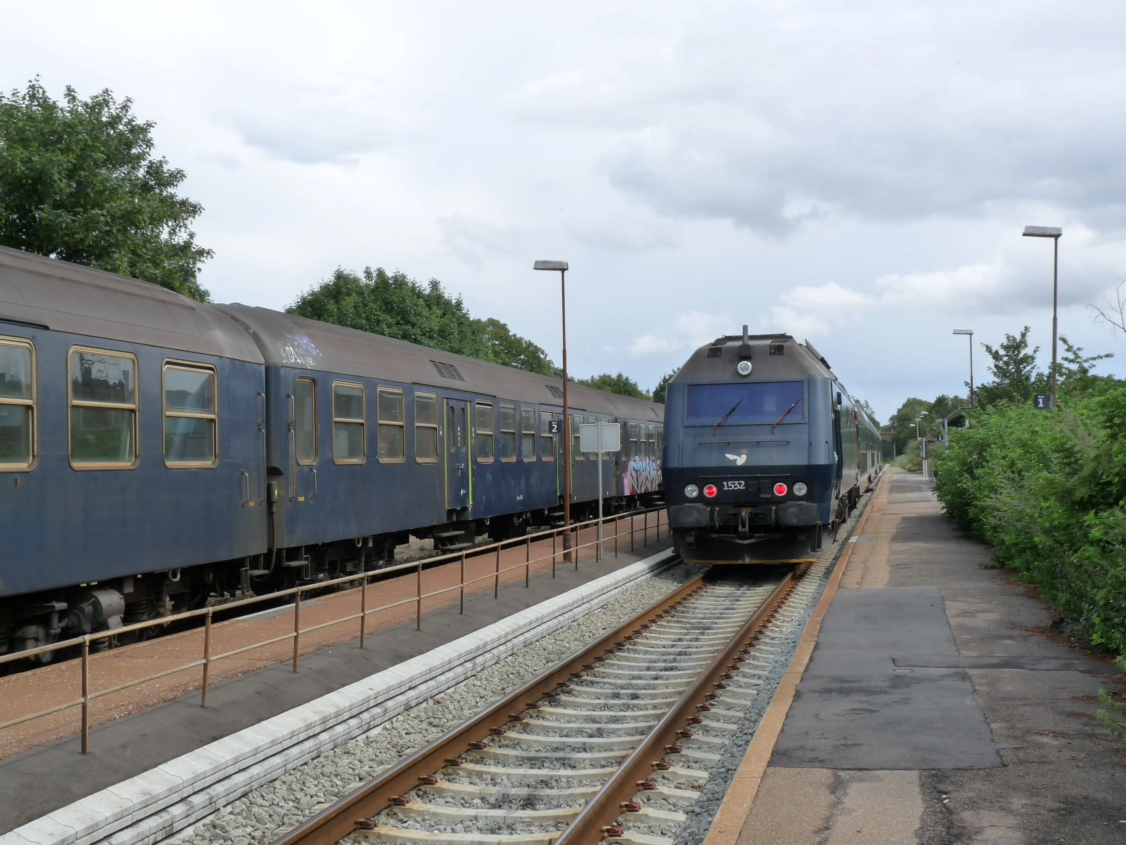 Billede af DSB ME 1532 fotograferet ud for Svebølle Trinbræt. Billede af DSB ME 1532 fotograferet ud for Svebølle Trinbræt.