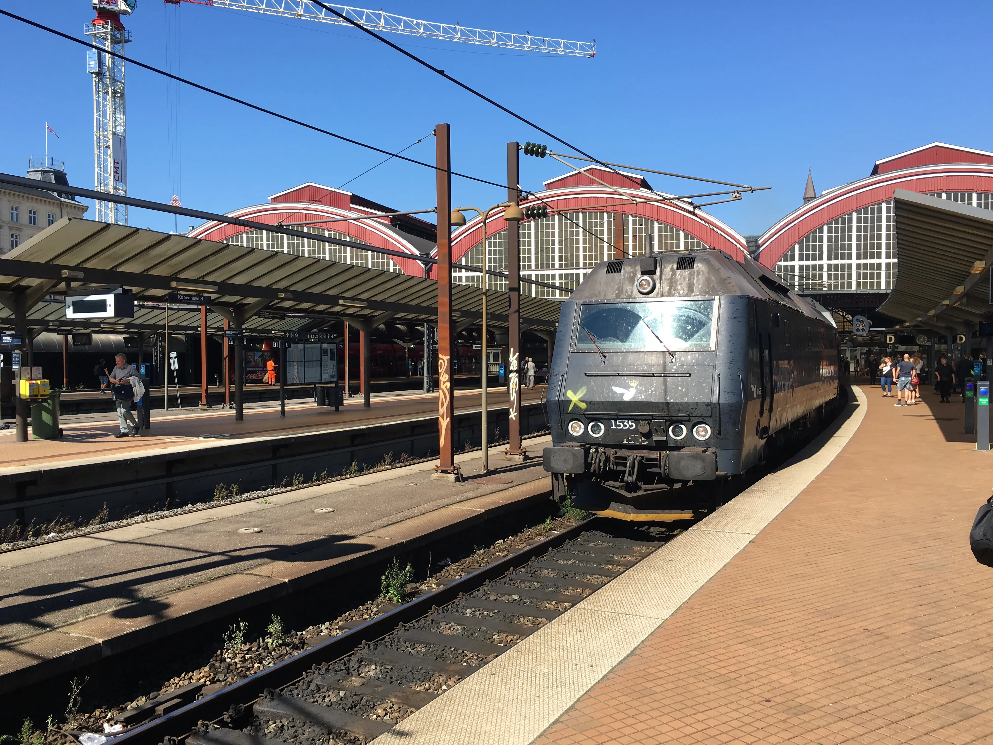 Billede af DSB ME 1535 fotograferet ud for København Hovedbanegård. Billede af DSB ME 1535 fotograferet ud for København Hovedbanegård.