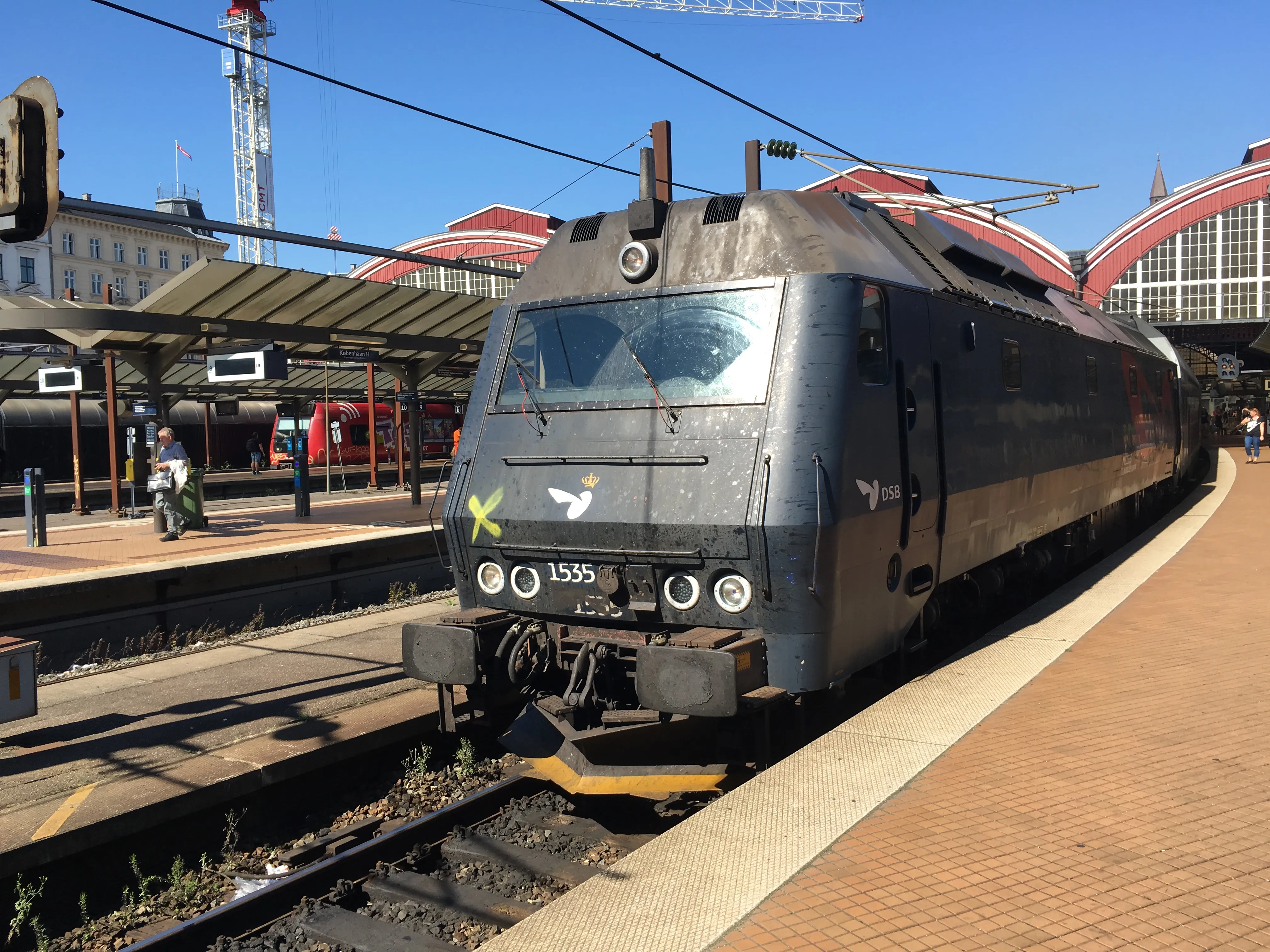 Billede af DSB ME 1535 fotograferet ud for København Hovedbanegård. Billede af DSB ME 1535 fotograferet ud for København Hovedbanegård.