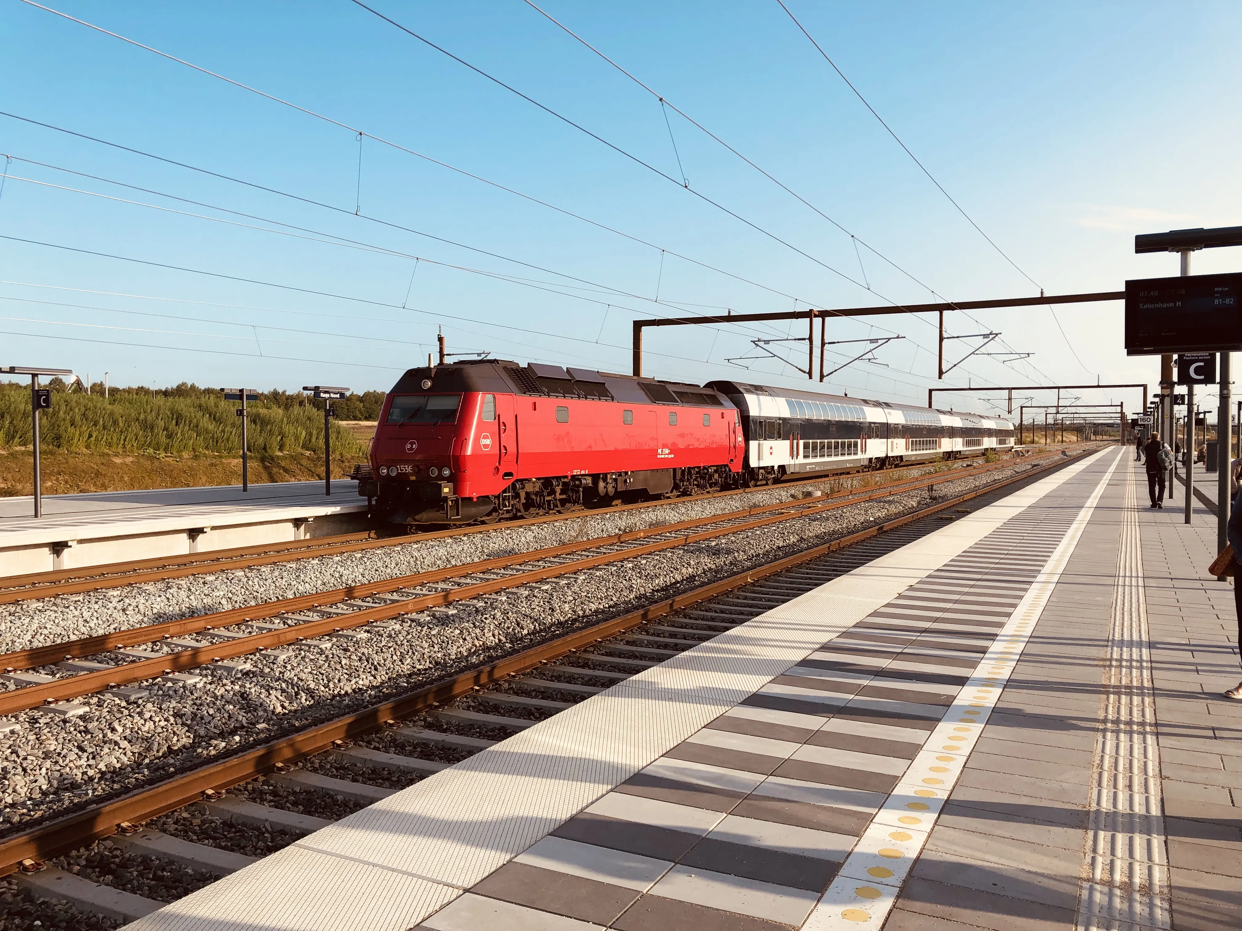 Billede af DSB ME 1536 fotograferet ud for Køge Nord Trinbræt. Billede af DSB ME 1536 fotograferet ud for Køge Nord Trinbræt.