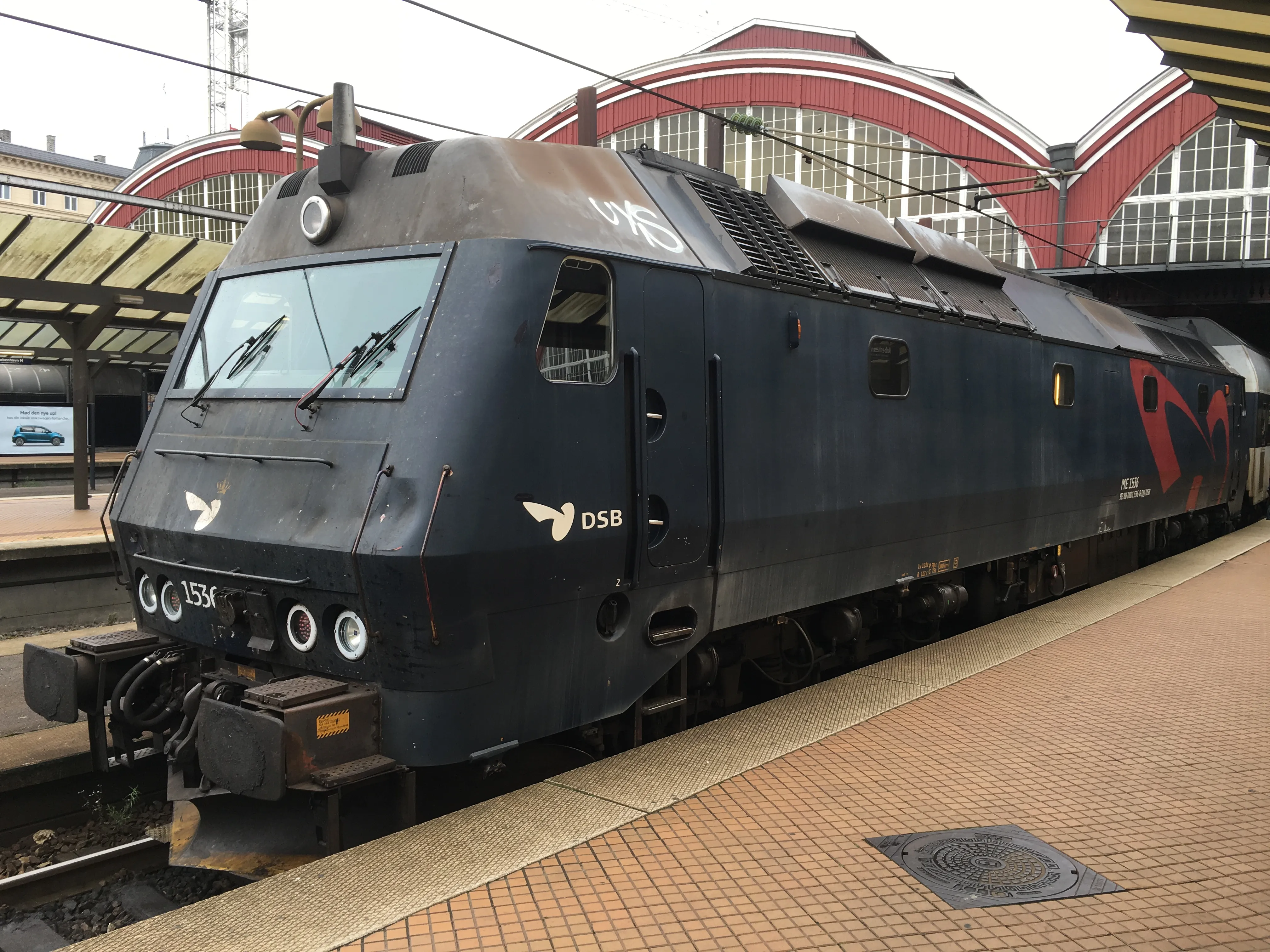 Billede af DSB ME 1536 fotograferet ud for København Hovedbanegård. Billede af DSB ME 1536 fotograferet ud for København Hovedbanegård.