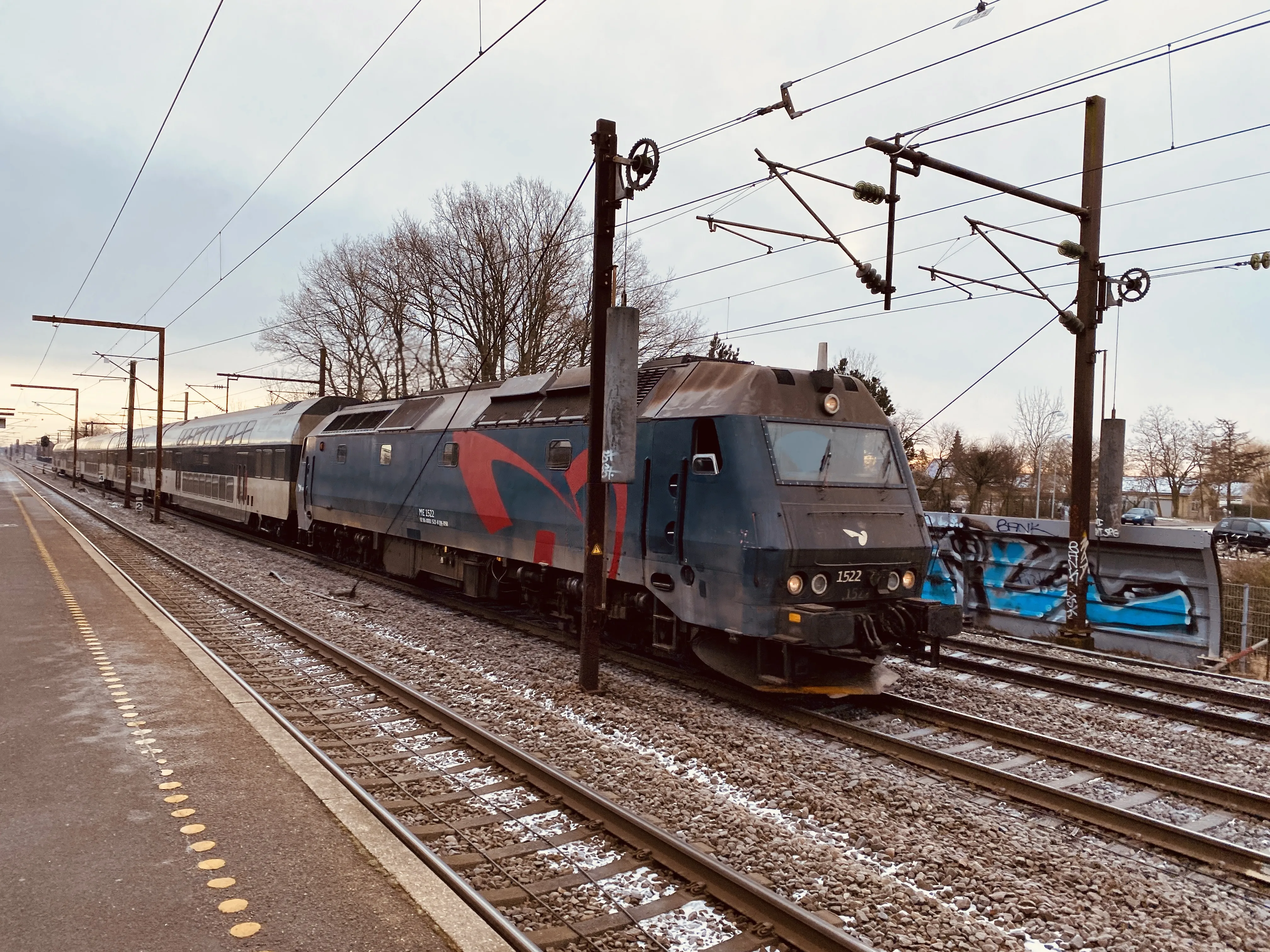 Billede af DSB ME 1522 fotograferet ud for Rødovre S-togstrinbræt.