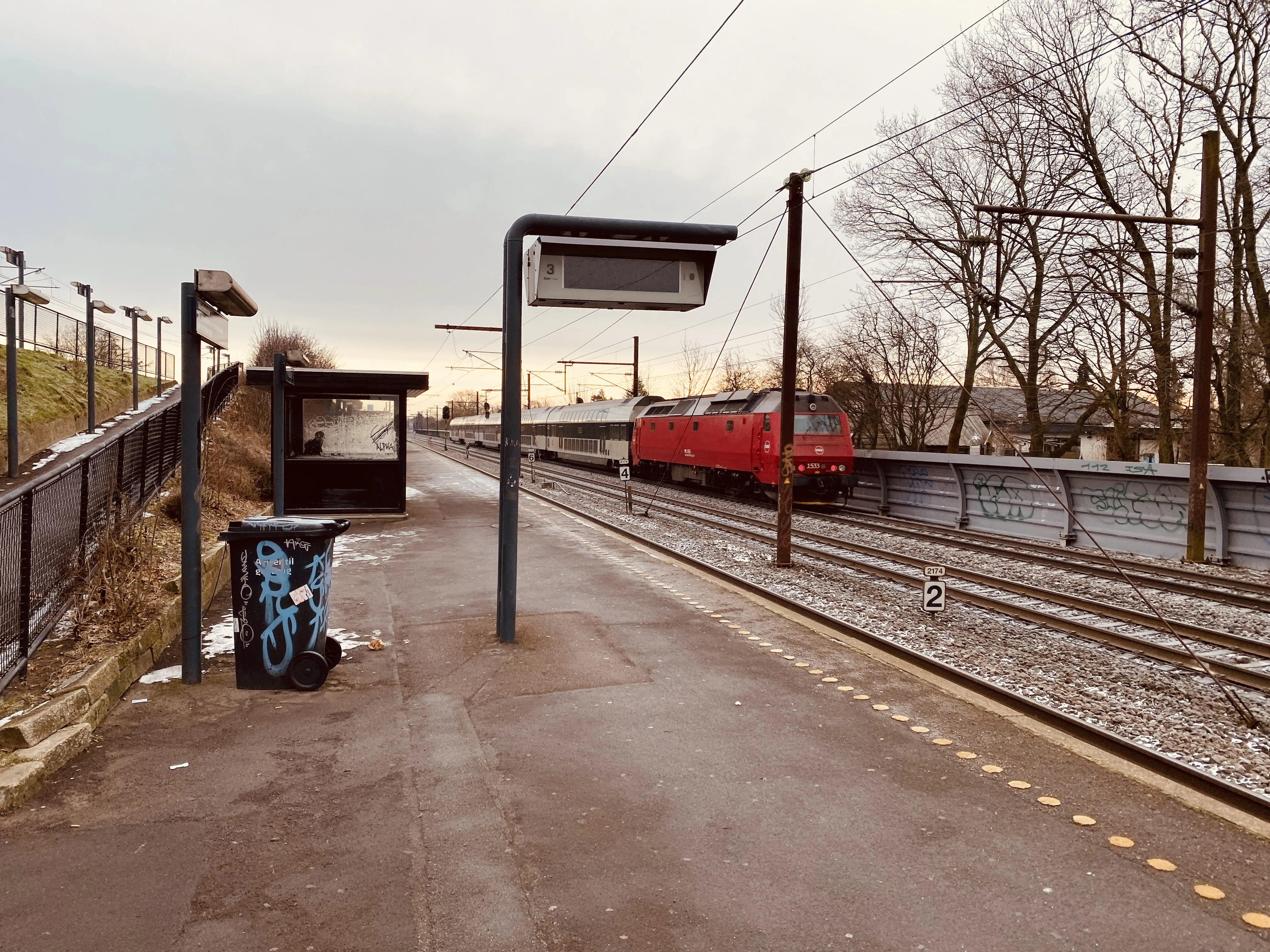 Billede af DSB ME 1533 fotograferet ud for Rødovre S-togstrinbræt.