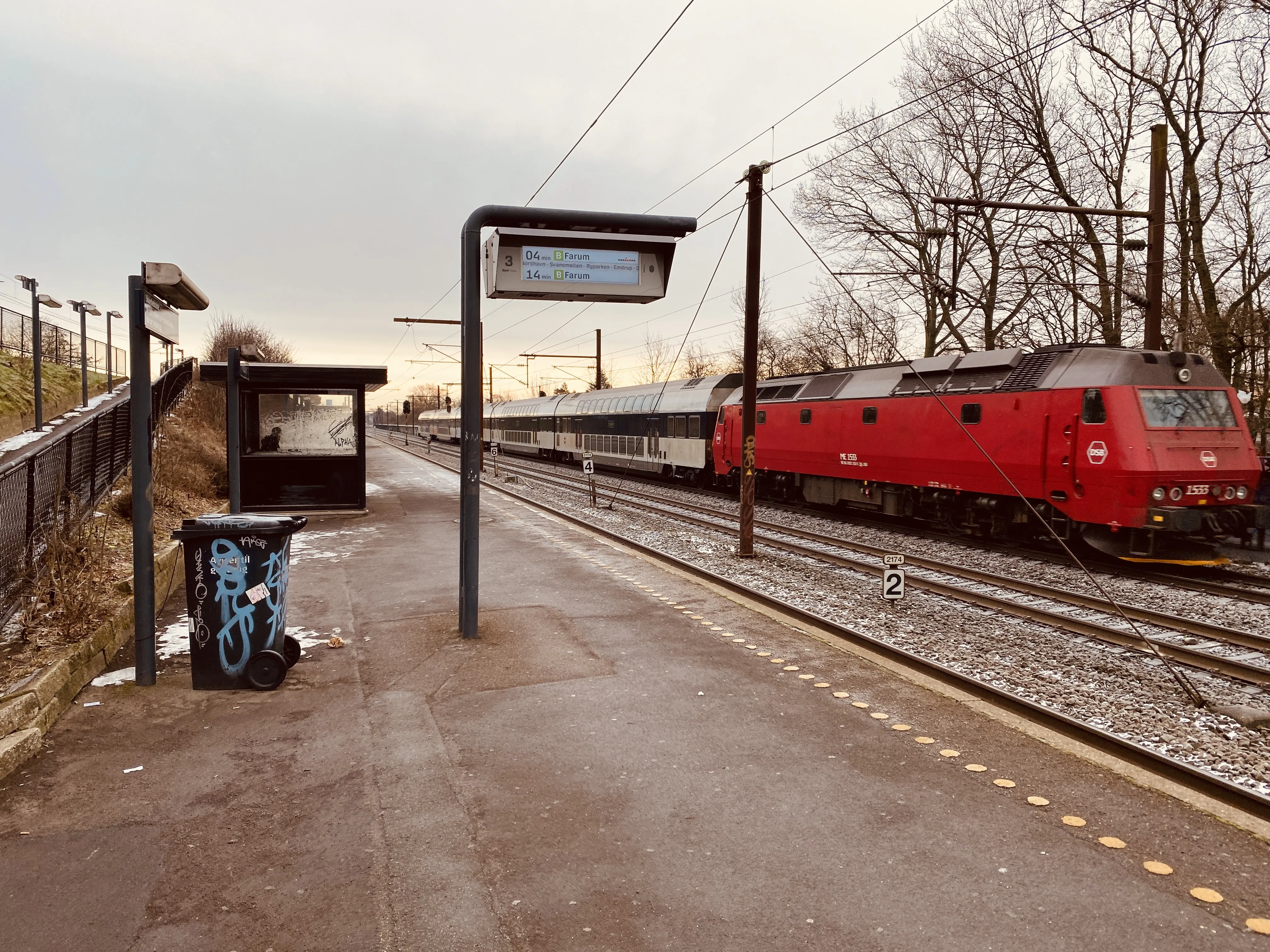 Billede af DSB ME 1533 fotograferet ud for Rødovre S-togstrinbræt.