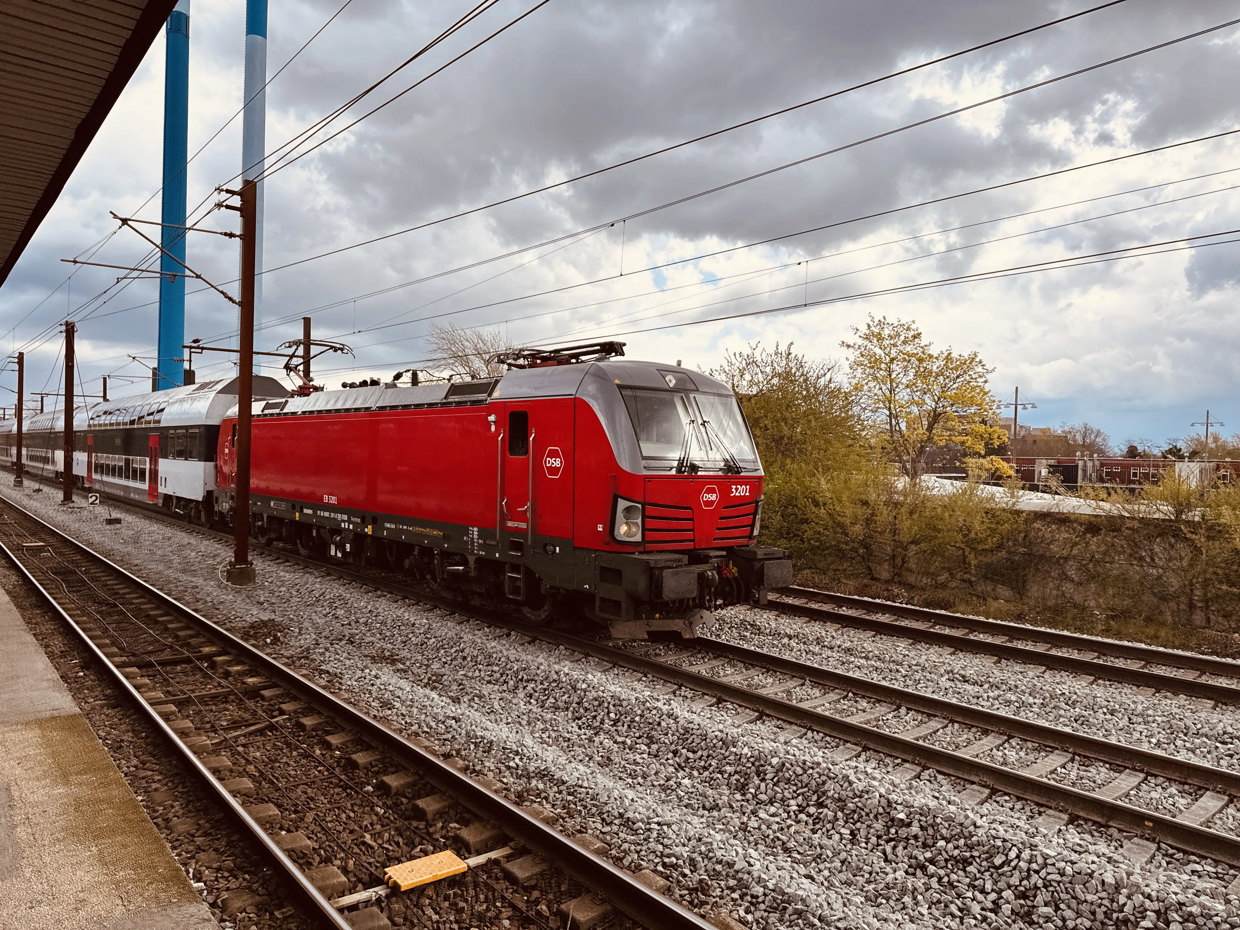 Billede af DSB EB 3201 fotograferet ud for Albertslund S-togstrinbræt. Billede af DSB EB 3201 fotograferet ud for Albertslund S-togstrinbræt.