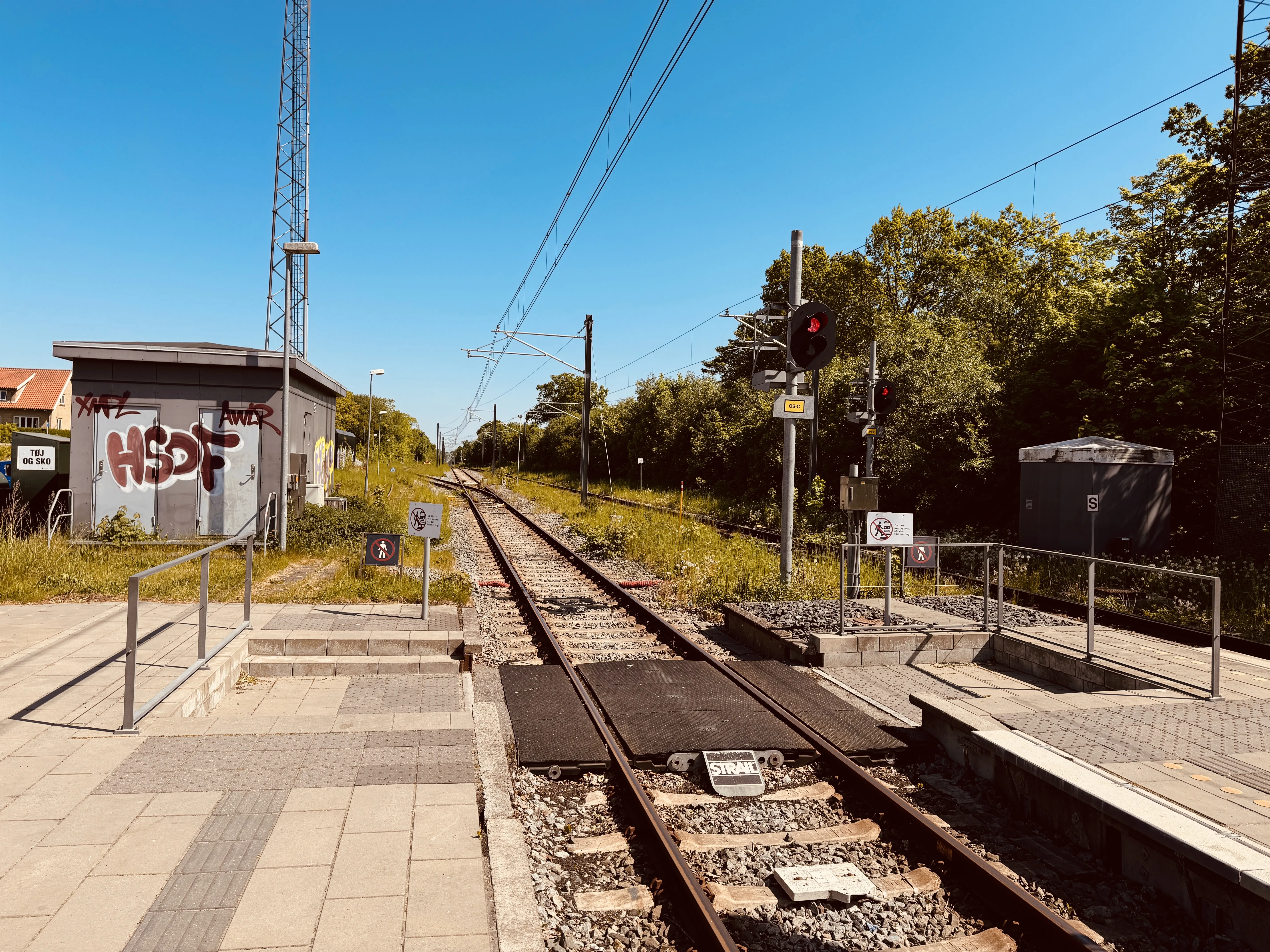 Billede af Hornslet Stations ind og udkørsel. Billede af Hornslet Stations ind og udkørsel.