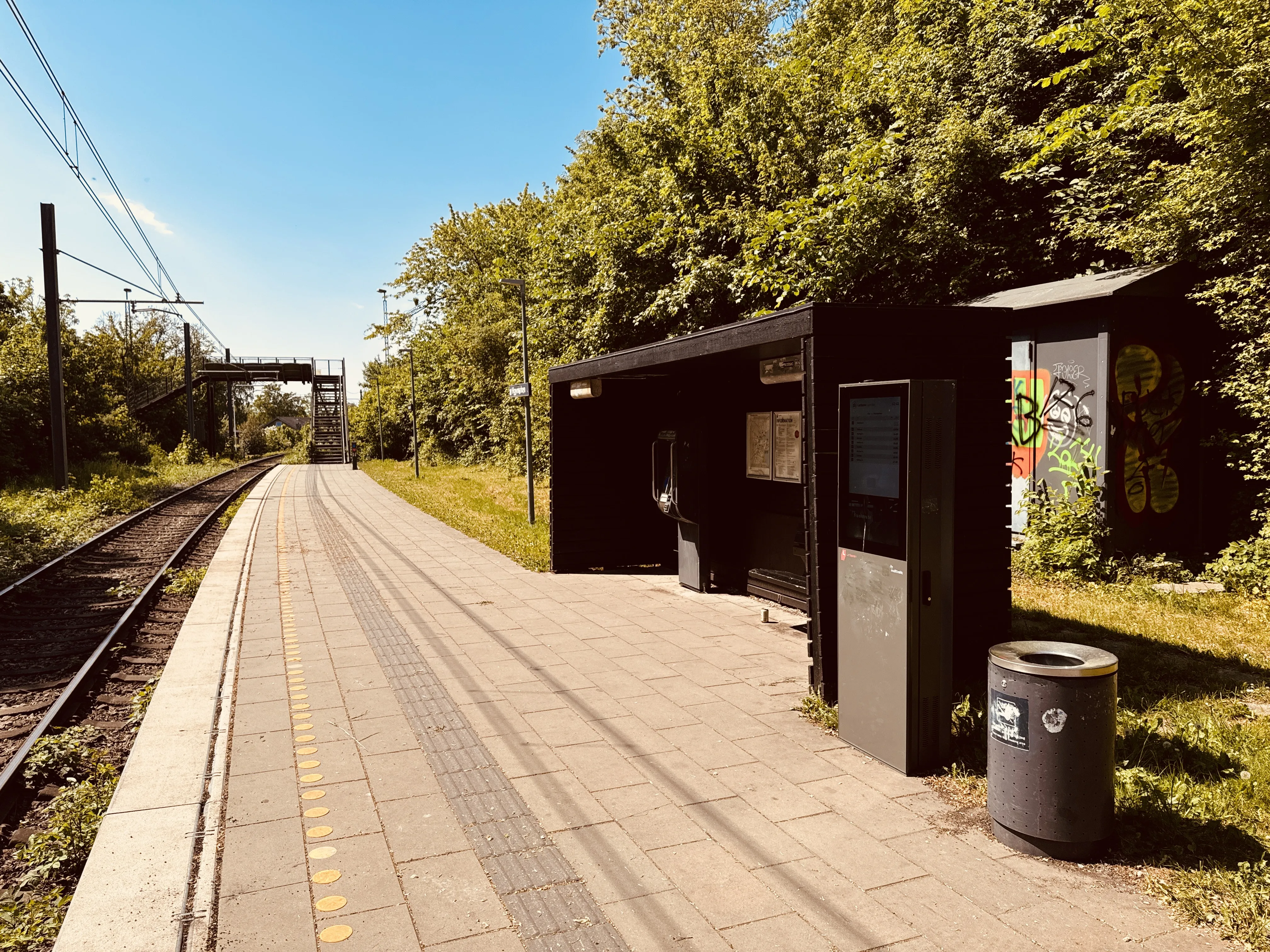 Billede af Lystrup Øst Trinbræt. Billede af Lystrup Øst Trinbræt.