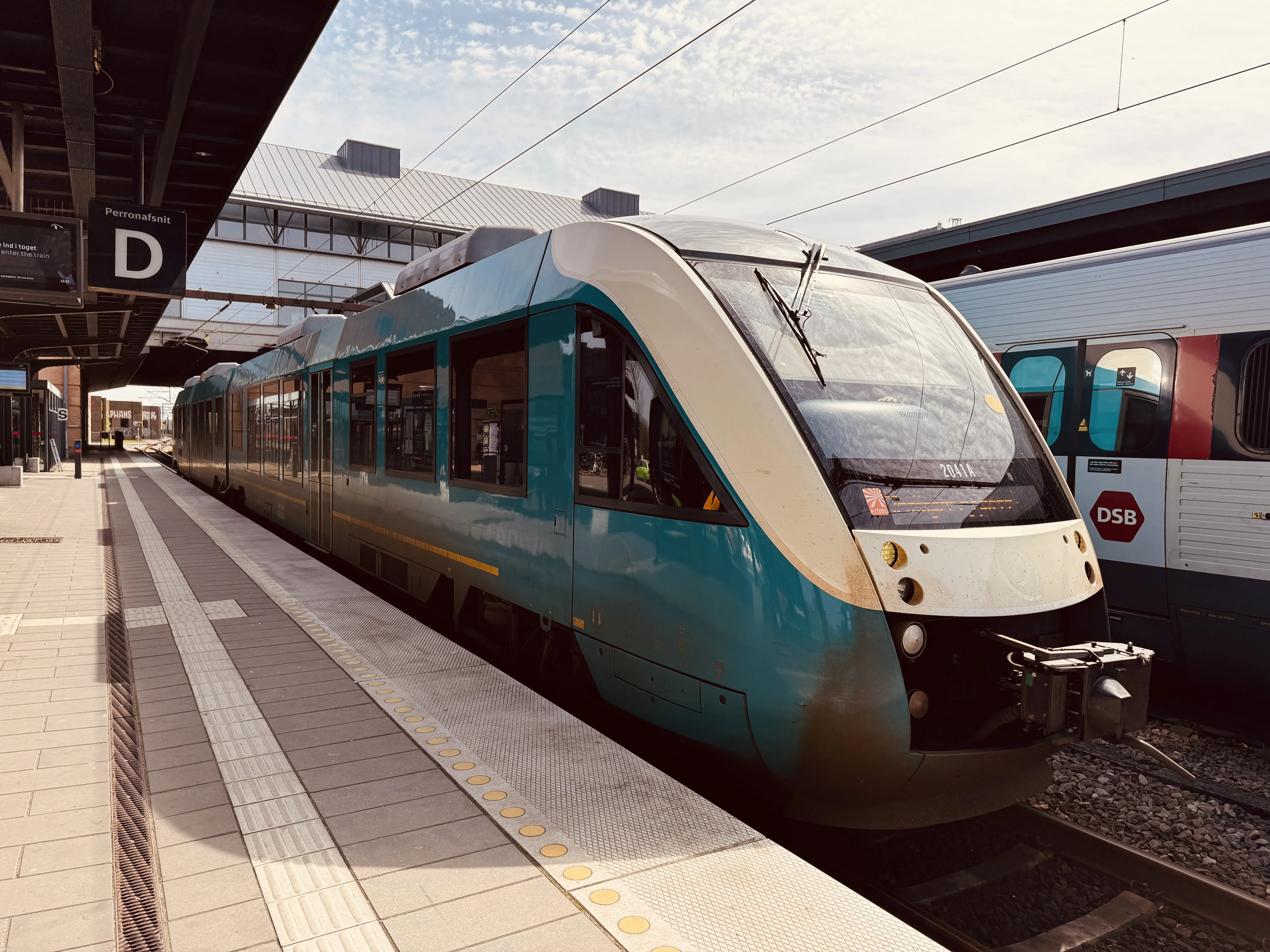 Billede af ARRIVA AR 2041 fotograferet ud for Odense Banegård Center. Billede af ARRIVA AR 2041 fotograferet ud for Odense Banegård Center.