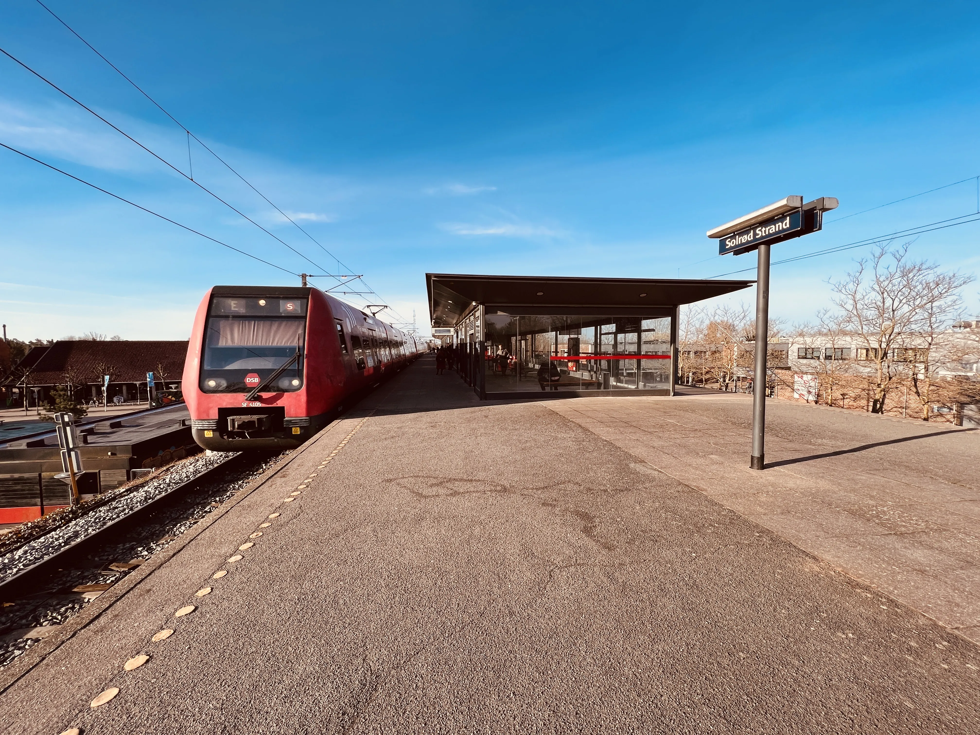 Billede af DSB SE 4105 fotograferet ud for Solrød Strand S-togstrinbræt. Billede af DSB SE 4105 fotograferet ud for Solrød Strand S-togstrinbræt.