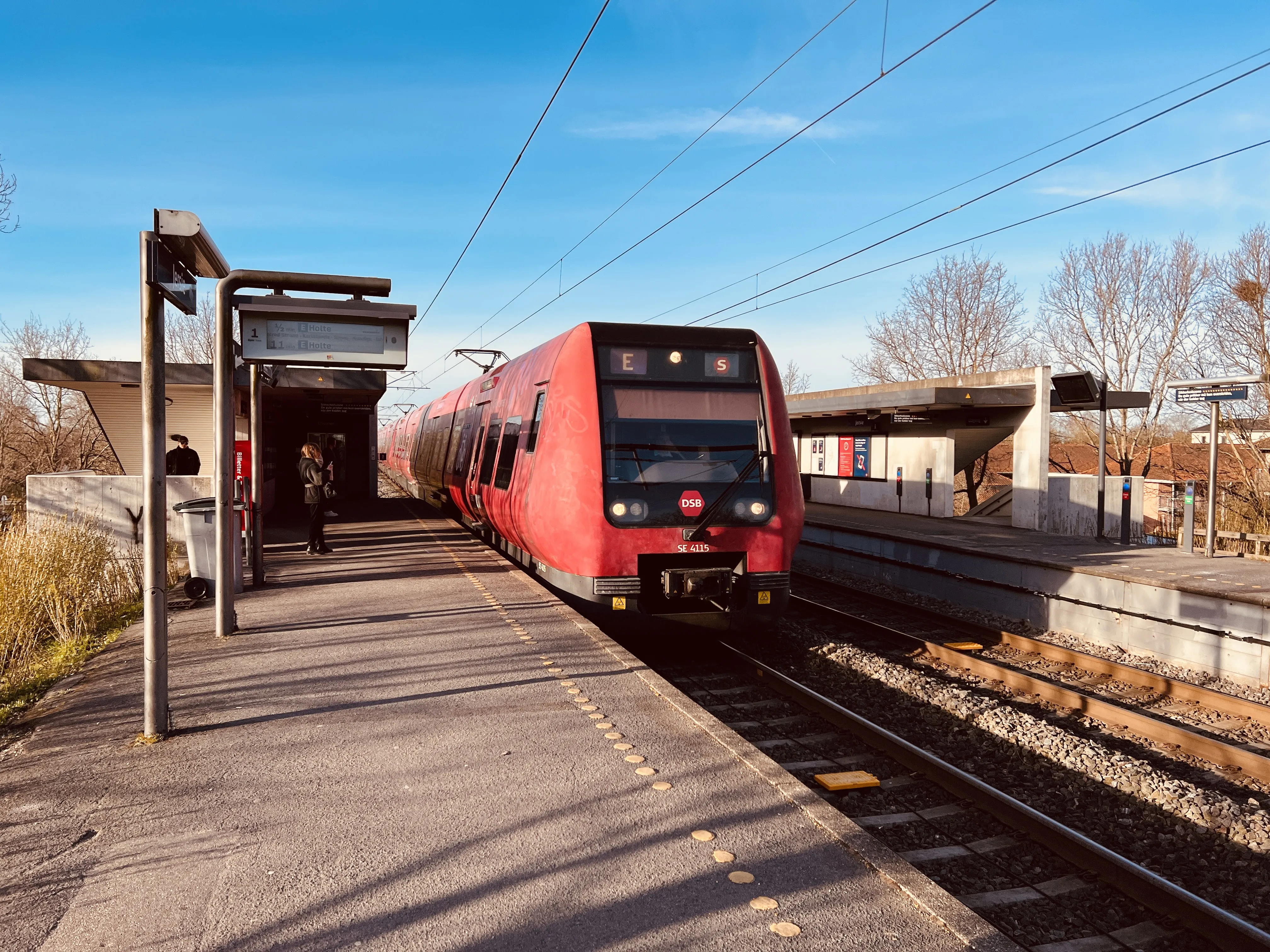 Billede af DSB SE 4115 fotograferet ud for Jersie S-togstrinbræt. Billede af DSB SE 4115 fotograferet ud for Jersie S-togstrinbræt.