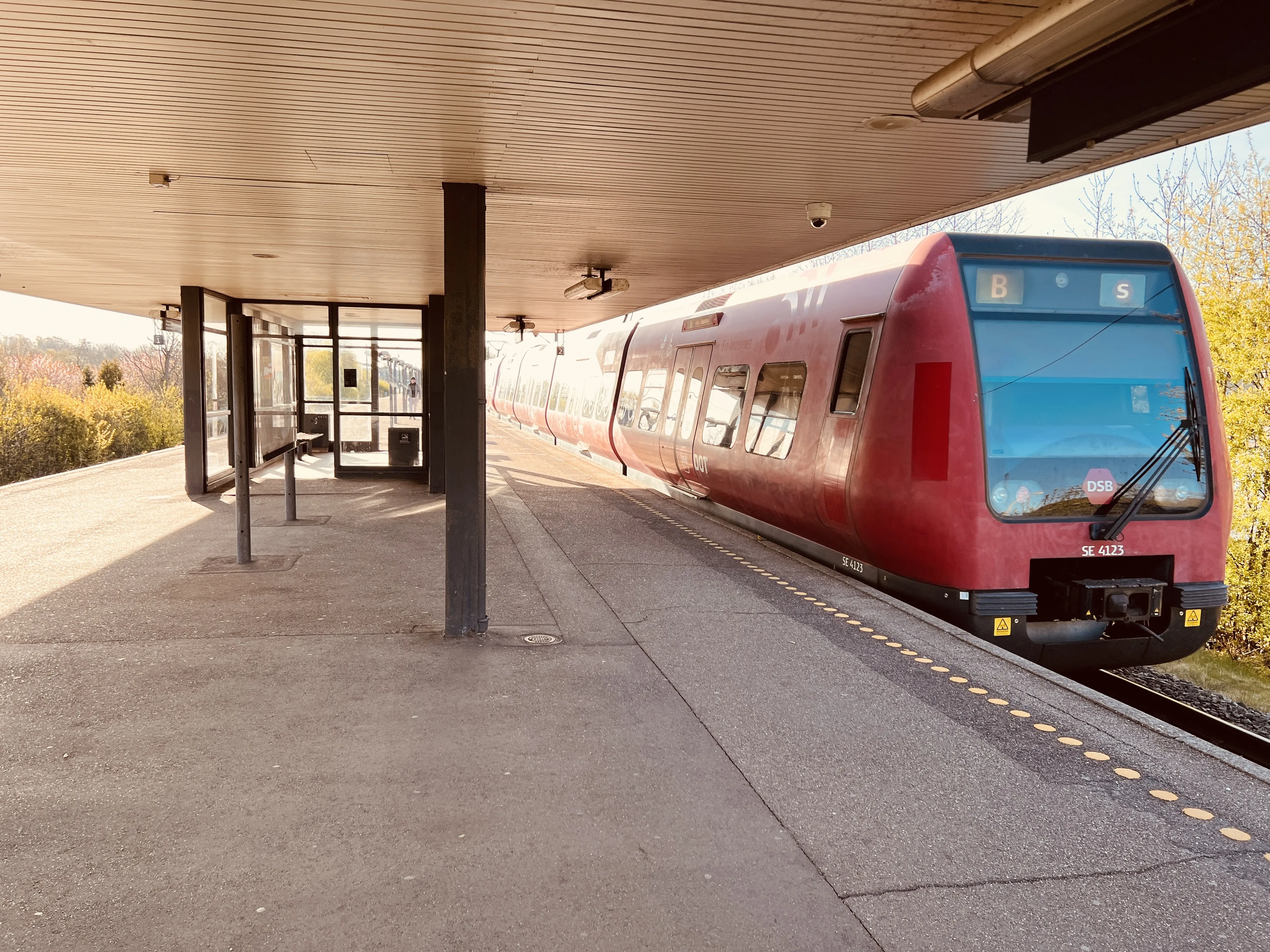 Billede af DSB SE 4123 fotograferet ud for Kildebakke S-togstrinbræt. Billede af DSB SE 4123 fotograferet ud for Kildebakke S-togstrinbræt.