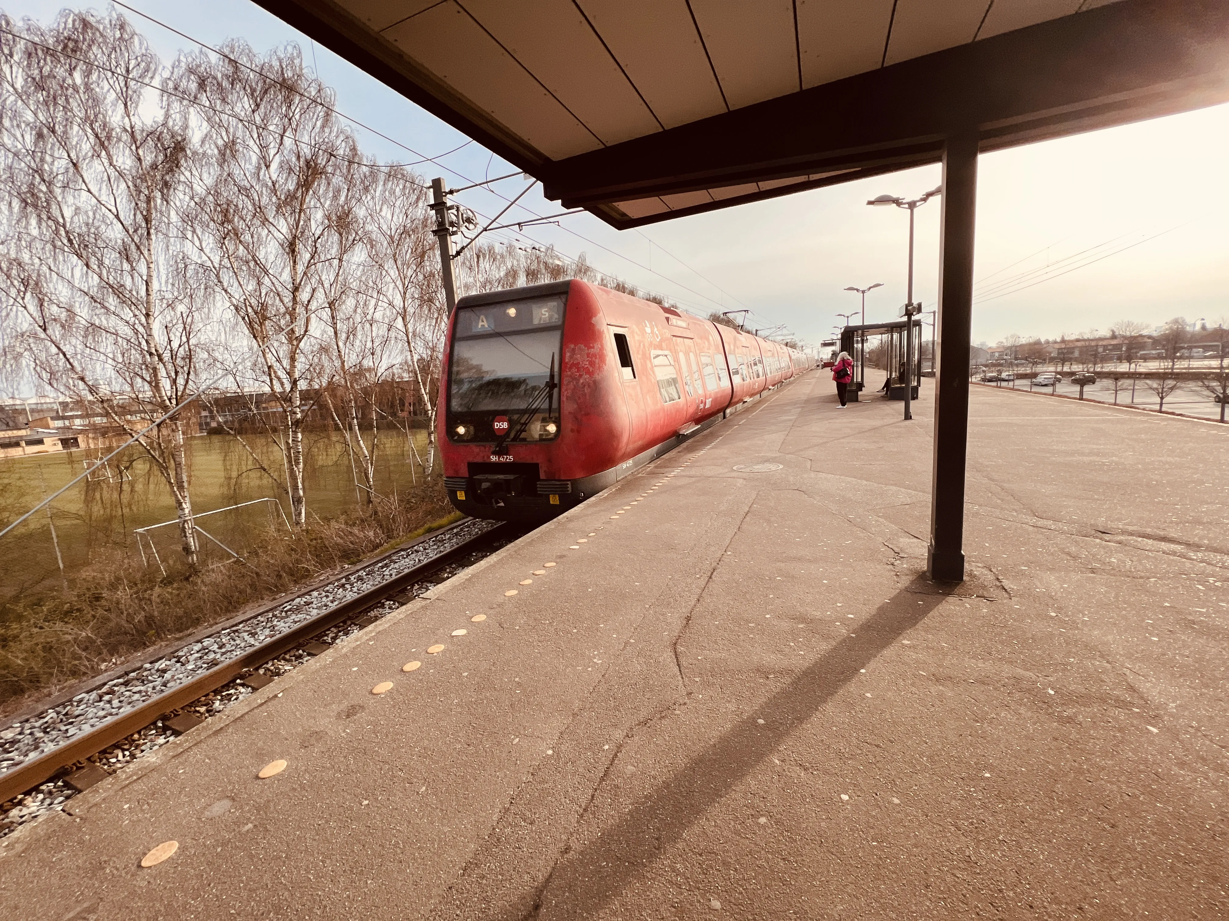 Billede af DSB SE 4125 fotograferet ud for Friheden S-togstrinbræt. Billede af DSB SE 4125 fotograferet ud for Friheden S-togstrinbræt.