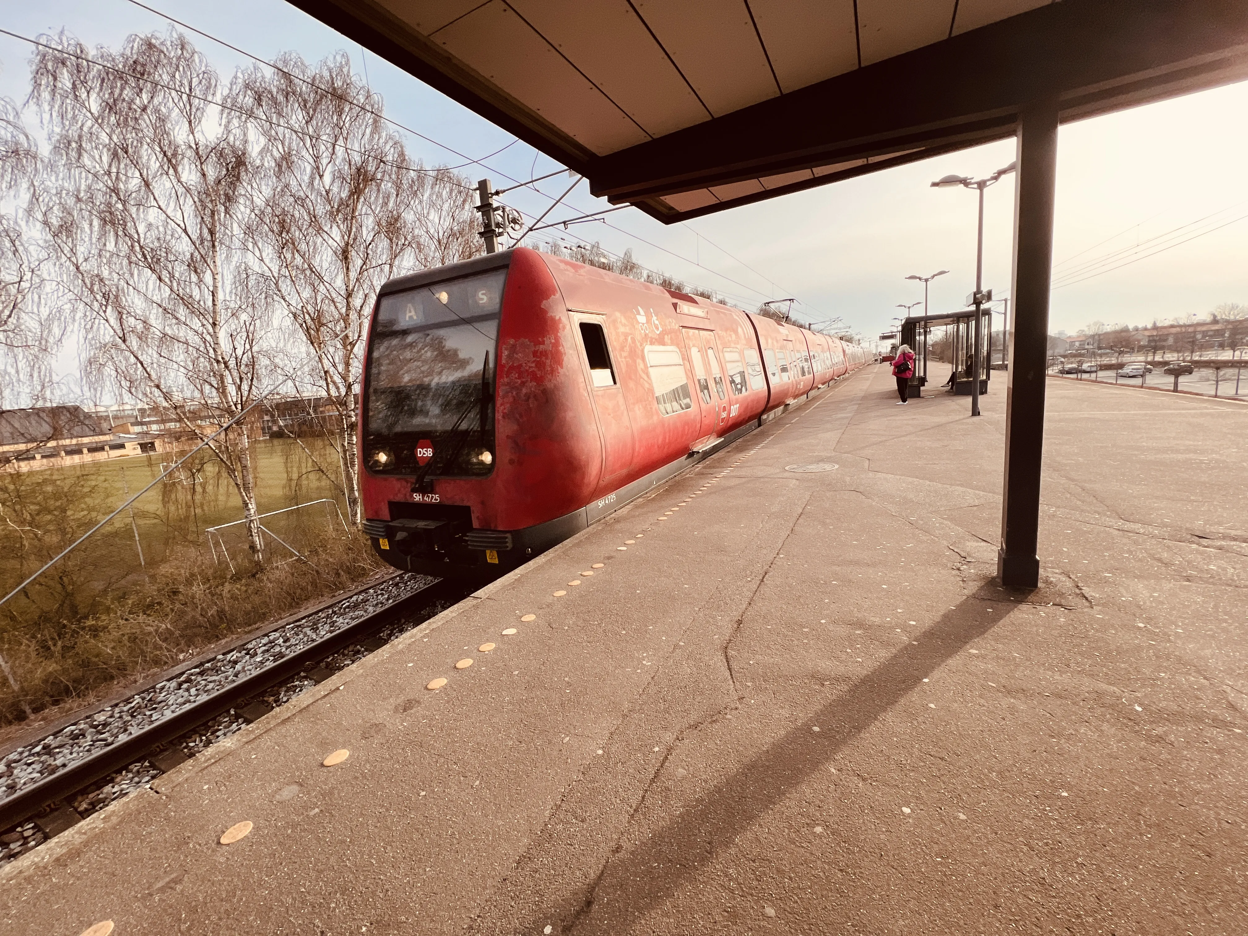 Billede af DSB SE 4125 fotograferet ud for Friheden S-togstrinbræt. Billede af DSB SE 4125 fotograferet ud for Friheden S-togstrinbræt.