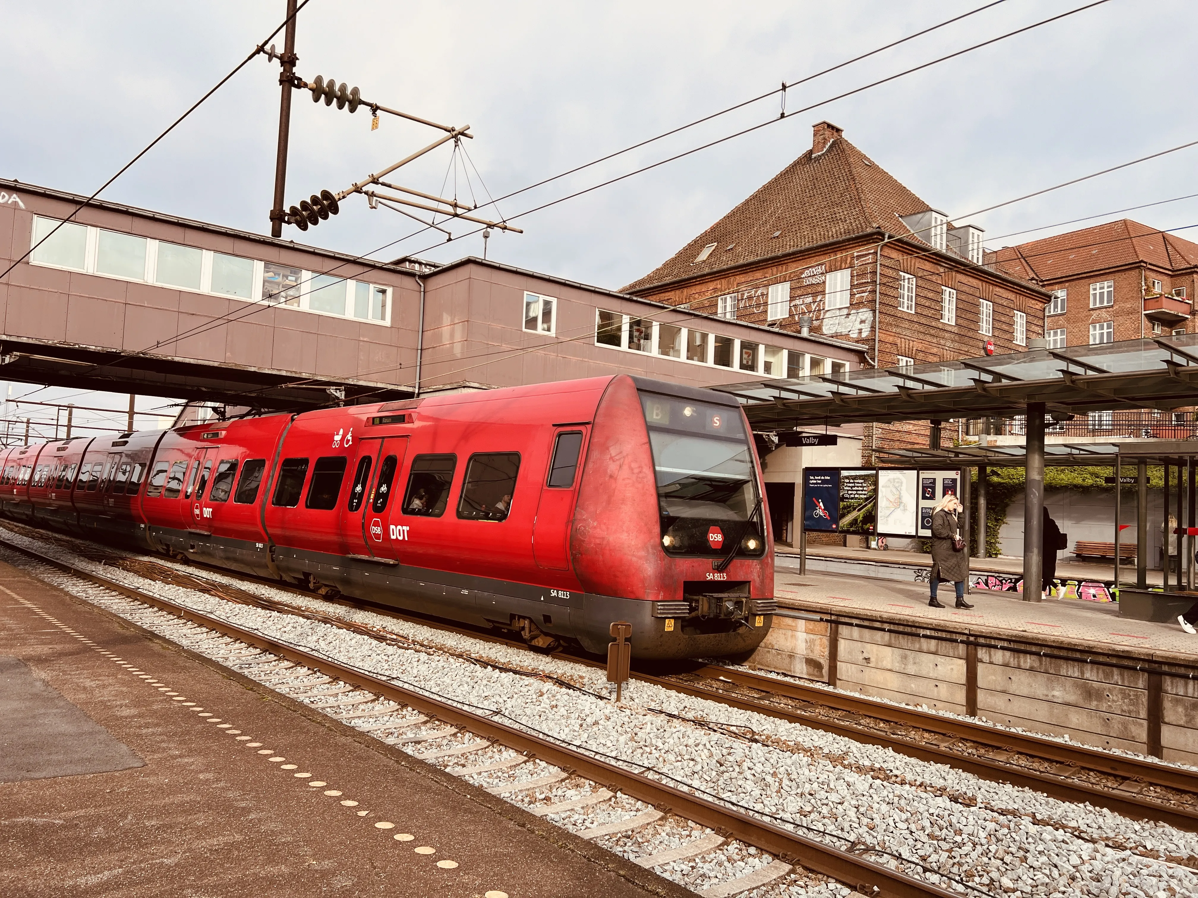Billede af DSB SA 8113 fotograferet ud for Valby Station. Billede af DSB SA 8113 fotograferet ud for Valby Station.