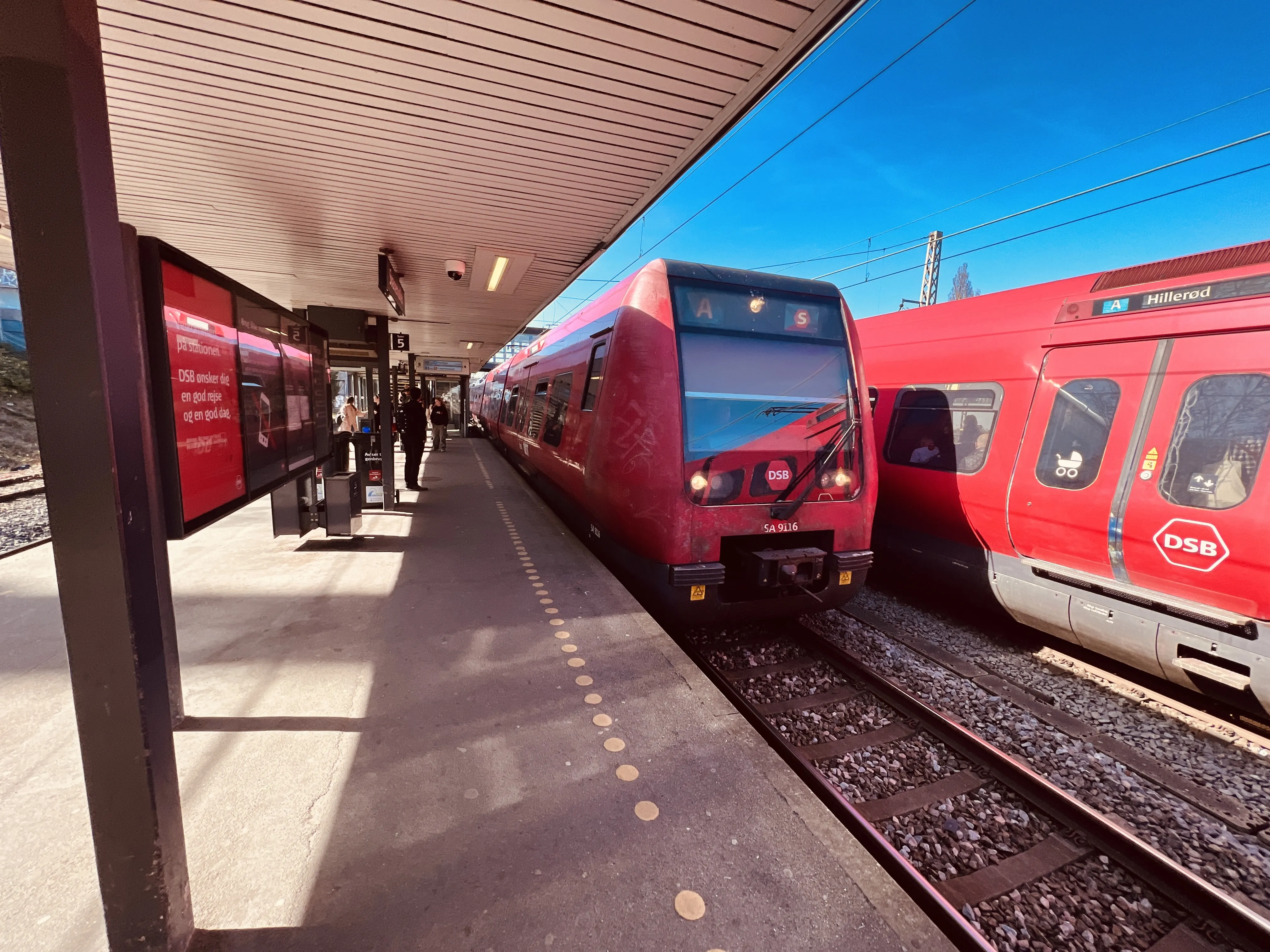 Billede af DSB SA 8116 fotograferet ud for Svanemøllen S-togsstation. Billede af DSB SA 8116 fotograferet ud for Svanemøllen S-togsstation.