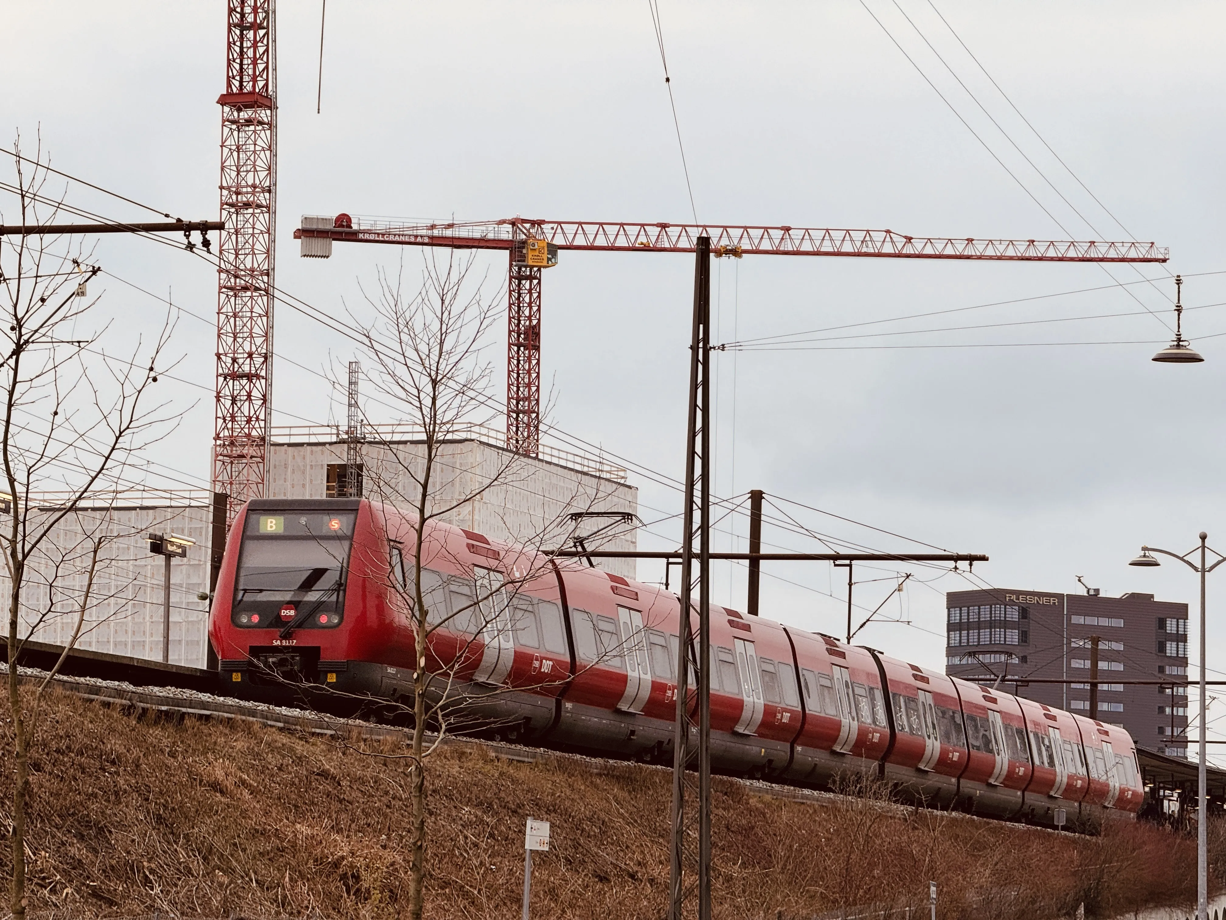 Billede af DSB SA 8117 fotograferet ud for Nordhavn S-togstrinbræt. Billede af DSB SA 8117 fotograferet ud for Nordhavn S-togstrinbræt.