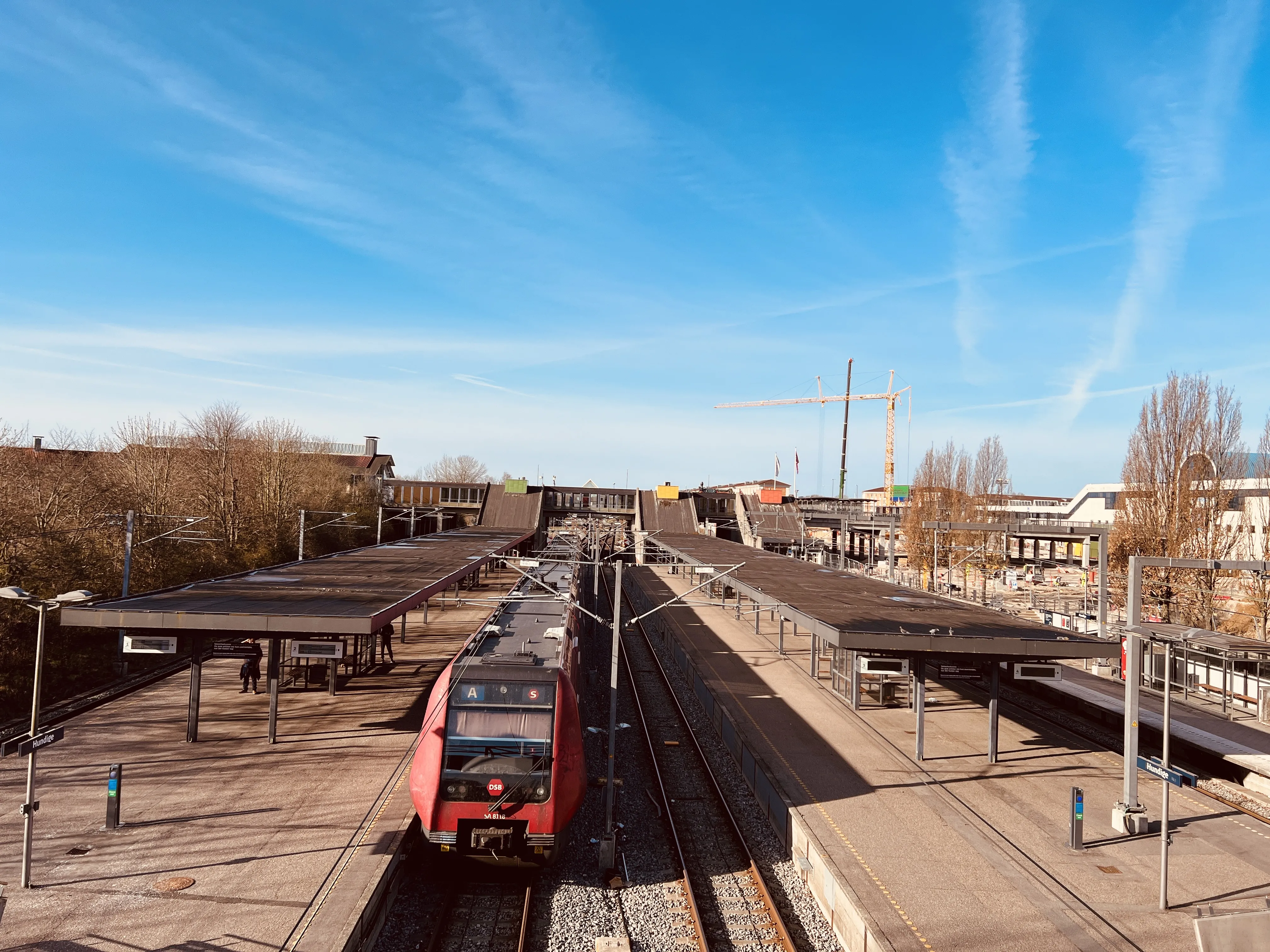 Billede af DSB SA 8118 fotograferet ud for Hundige S-togsstation.
