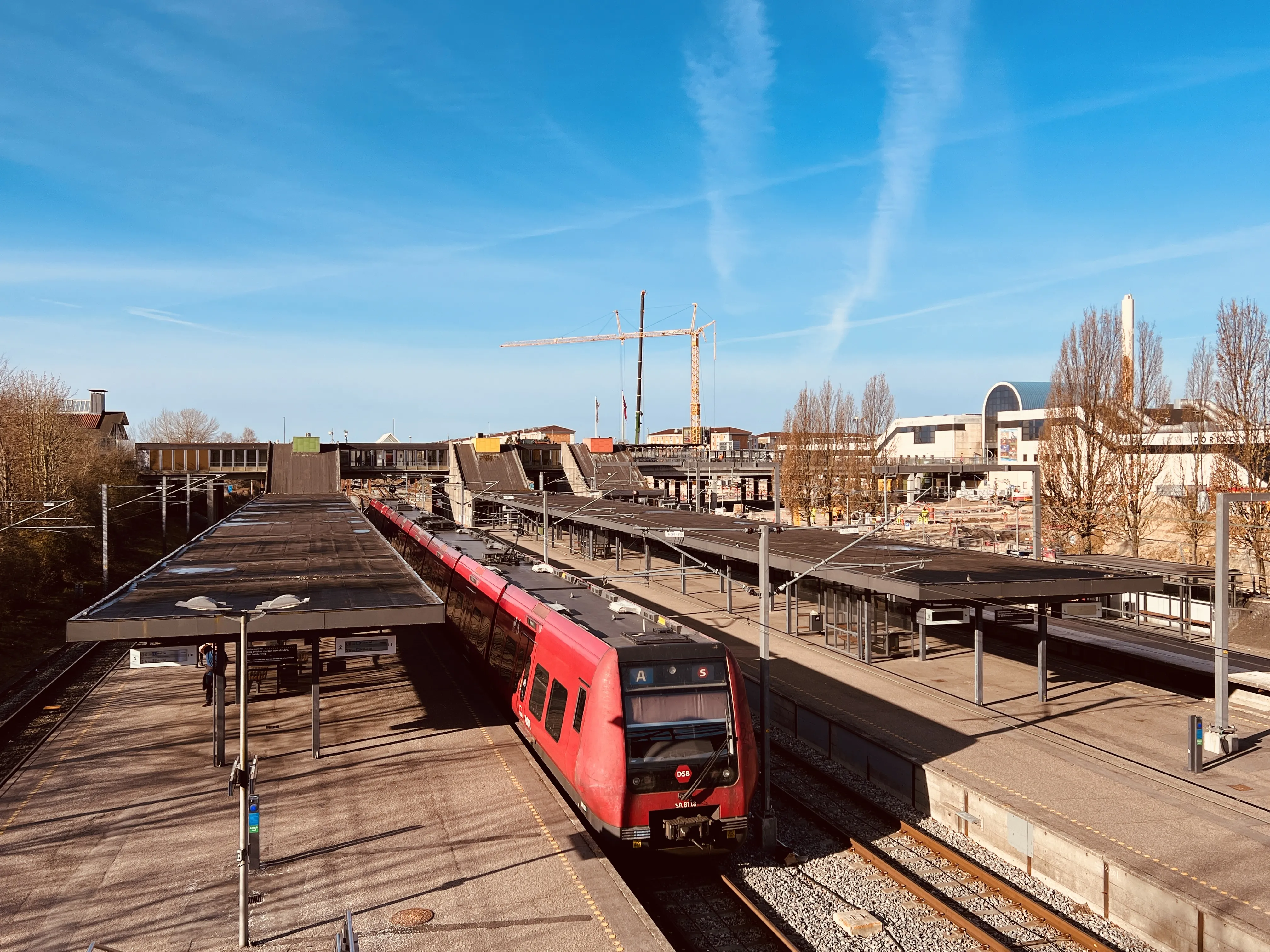 Billede af DSB SA 8118 fotograferet ud for Hundige S-togsstation. Billede af DSB SA 8118 fotograferet ud for Hundige S-togsstation.