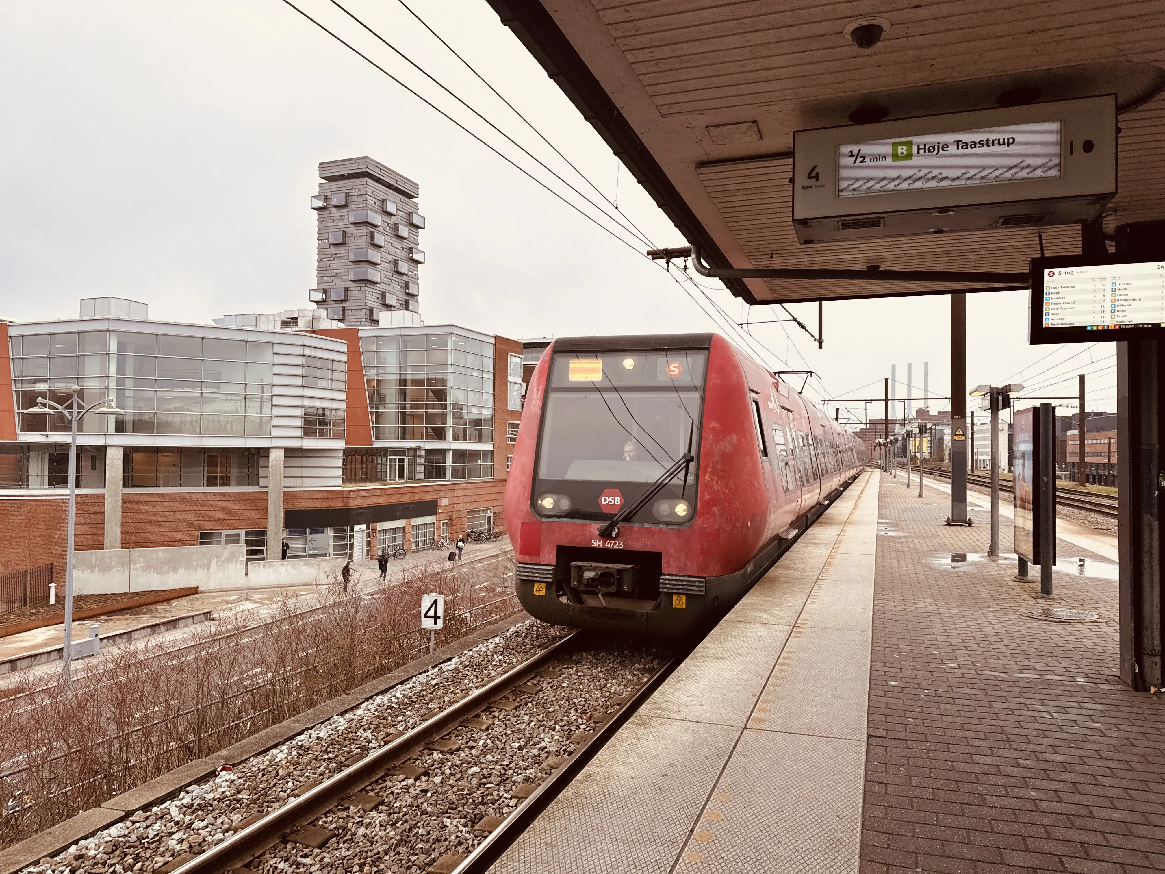 Billede af DSB SE 4123 fotograferet ud for Nordhavn S-togstrinbræt.