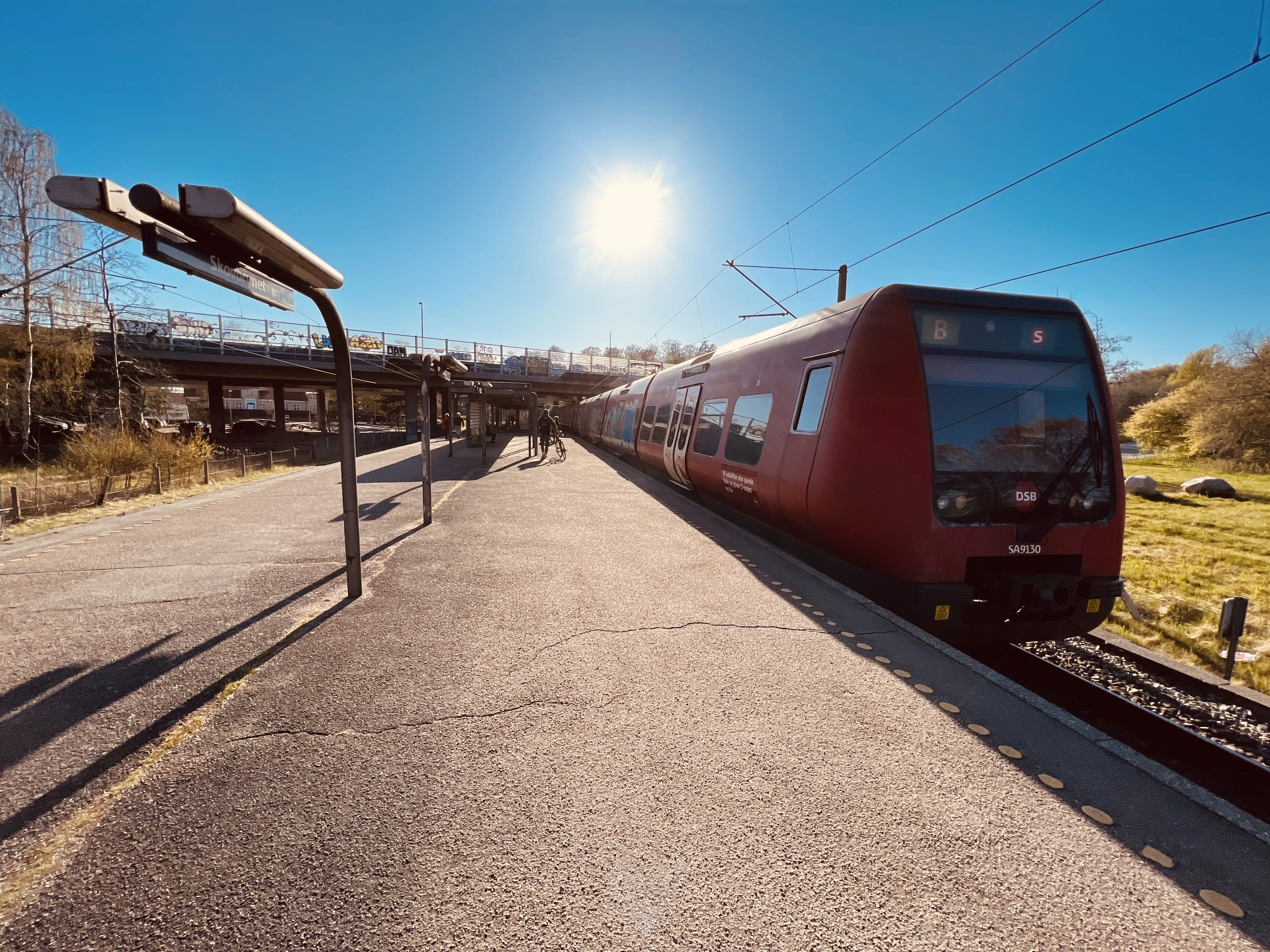 Billede af DSB SA 8130 fotograferet ud for Skovbrynet S-togstrinbræt. Billede af DSB SA 8130 fotograferet ud for Skovbrynet S-togstrinbræt.