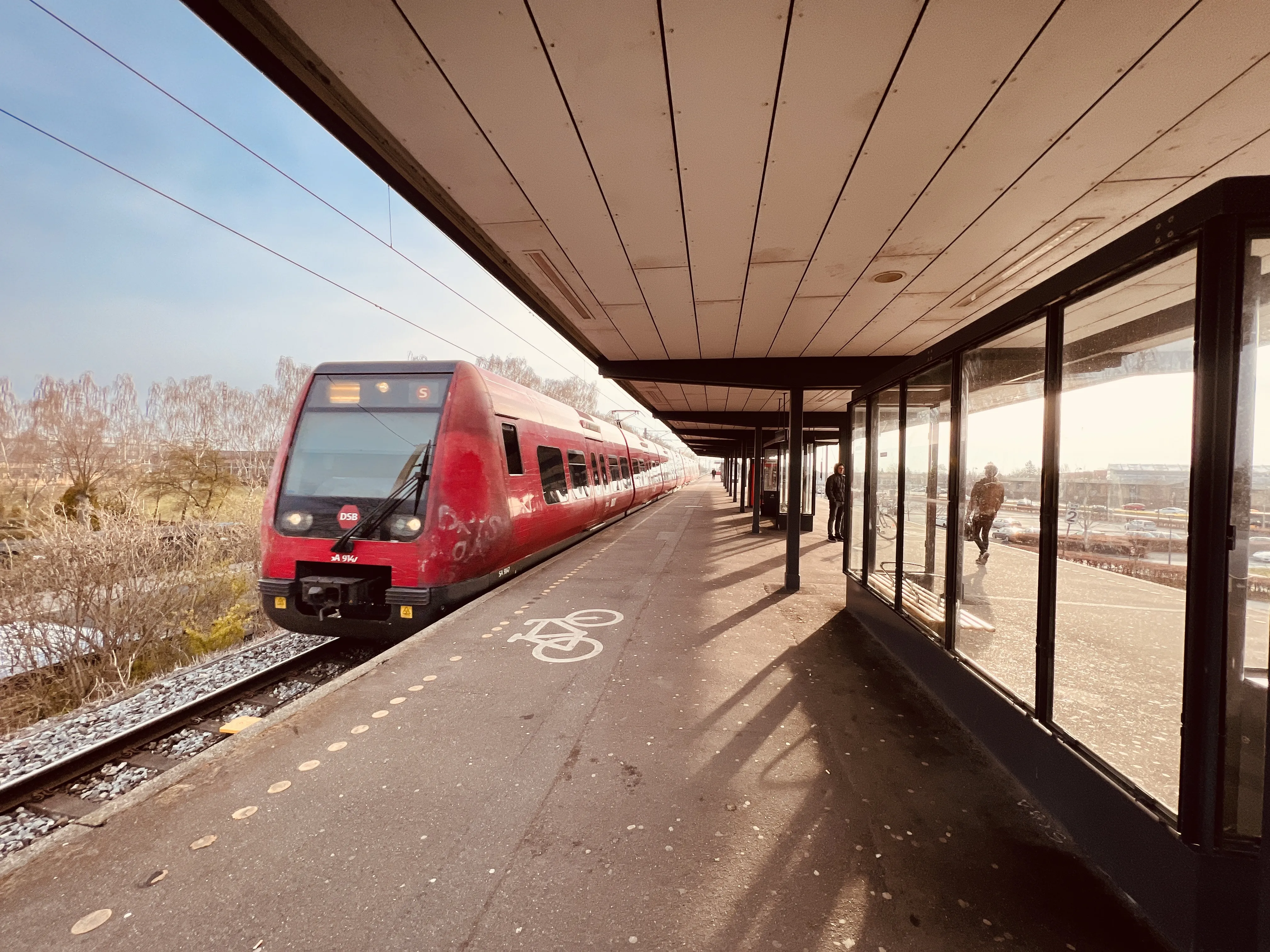 Billede af DSB SA 8147 fotograferet ud for Friheden S-togstrinbræt. Billede af DSB SA 8147 fotograferet ud for Friheden S-togstrinbræt.