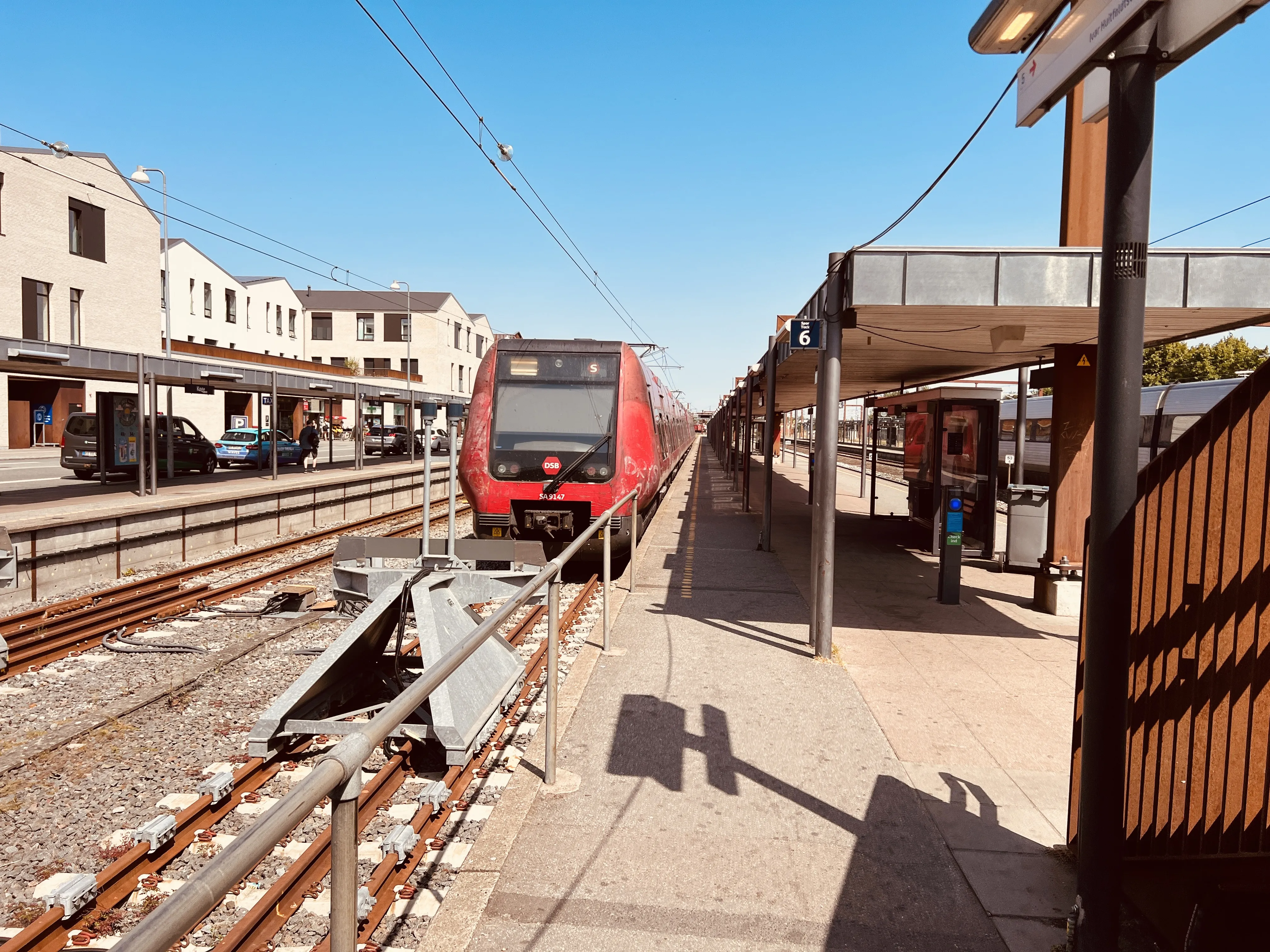 Billede af DSB SA 8147 fotograferet ud for Køge Station. Billede af DSB SA 8147 fotograferet ud for Køge Station.