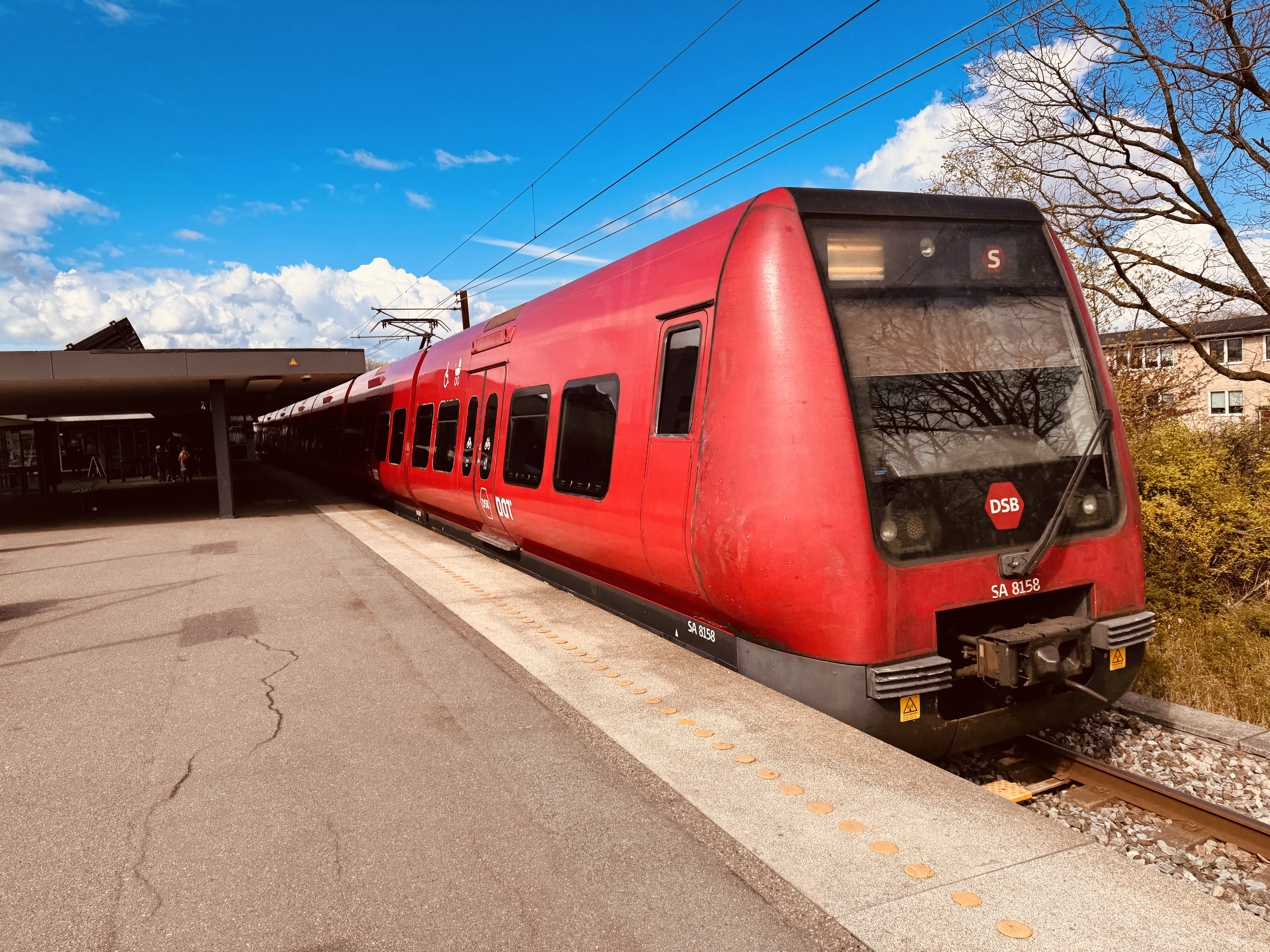 Billede af DSB SA 8158 fotograferet ud for Albertslund S-togstrinbræt. Billede af DSB SA 8158 fotograferet ud for Albertslund S-togstrinbræt.