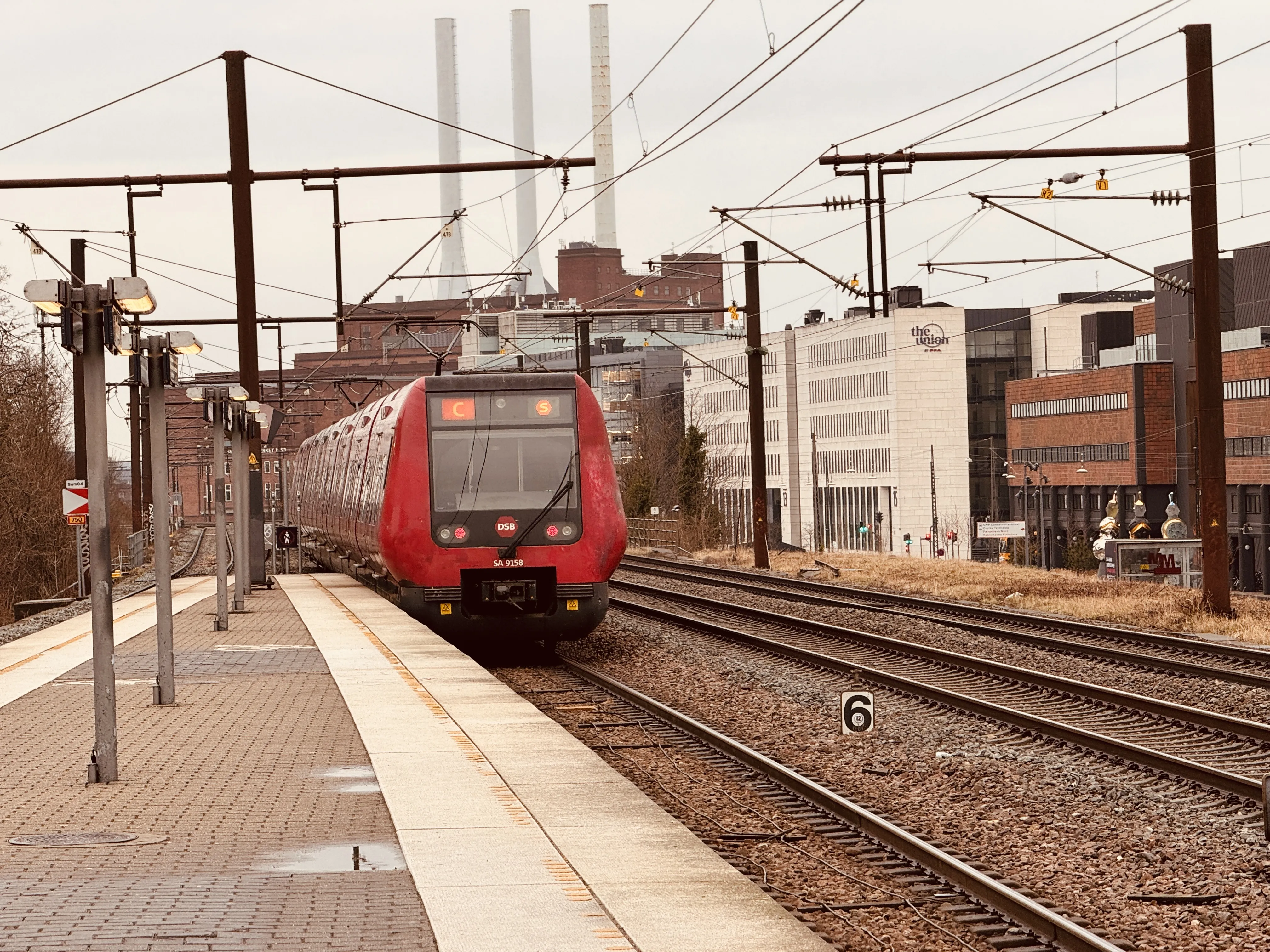 Billede af DSB SA 8158 fotograferet ud for Nordhavn S-togstrinbræt.