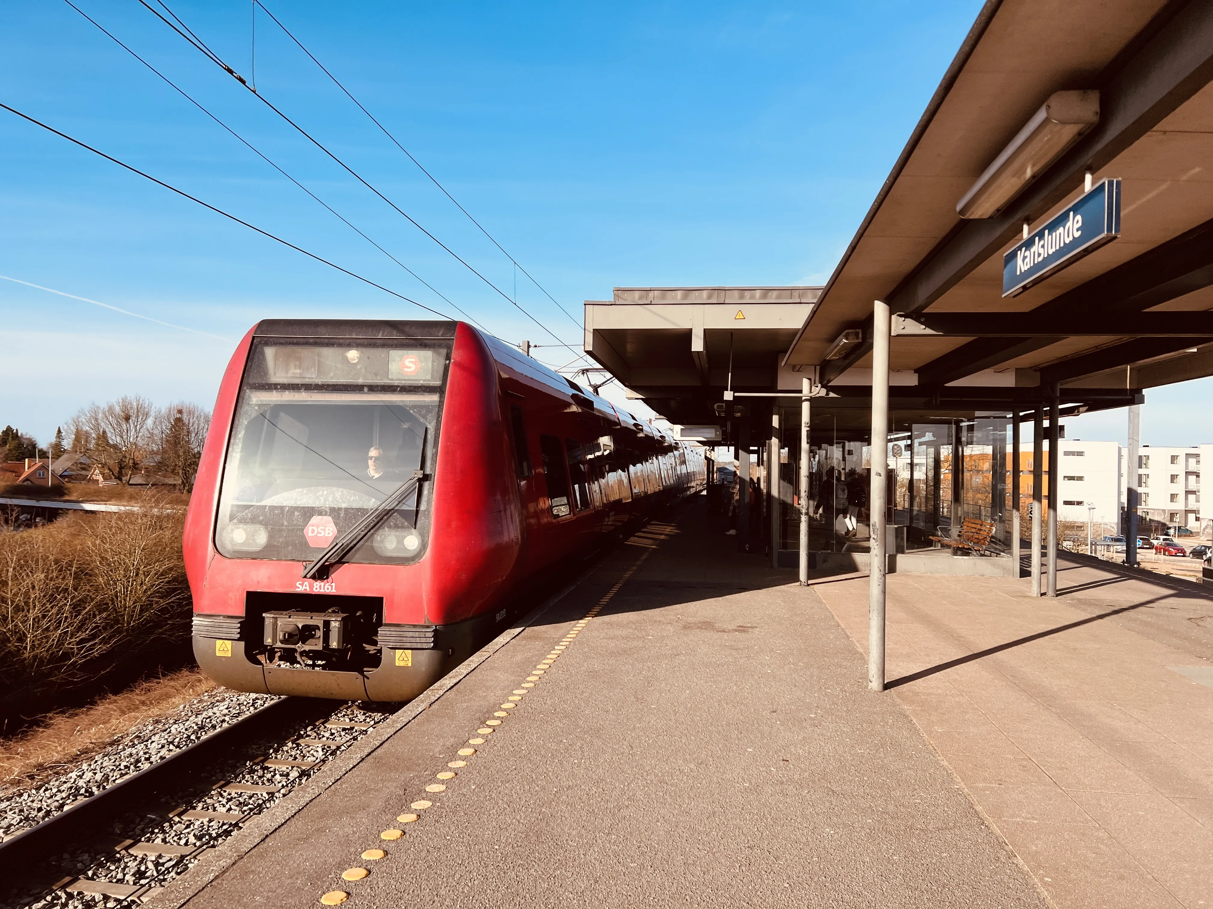 Billede af DSB SA 8161 fotograferet ud for Karlslunde S-togstrinbræt. Billede af DSB SA 8161 fotograferet ud for Karlslunde S-togstrinbræt.
