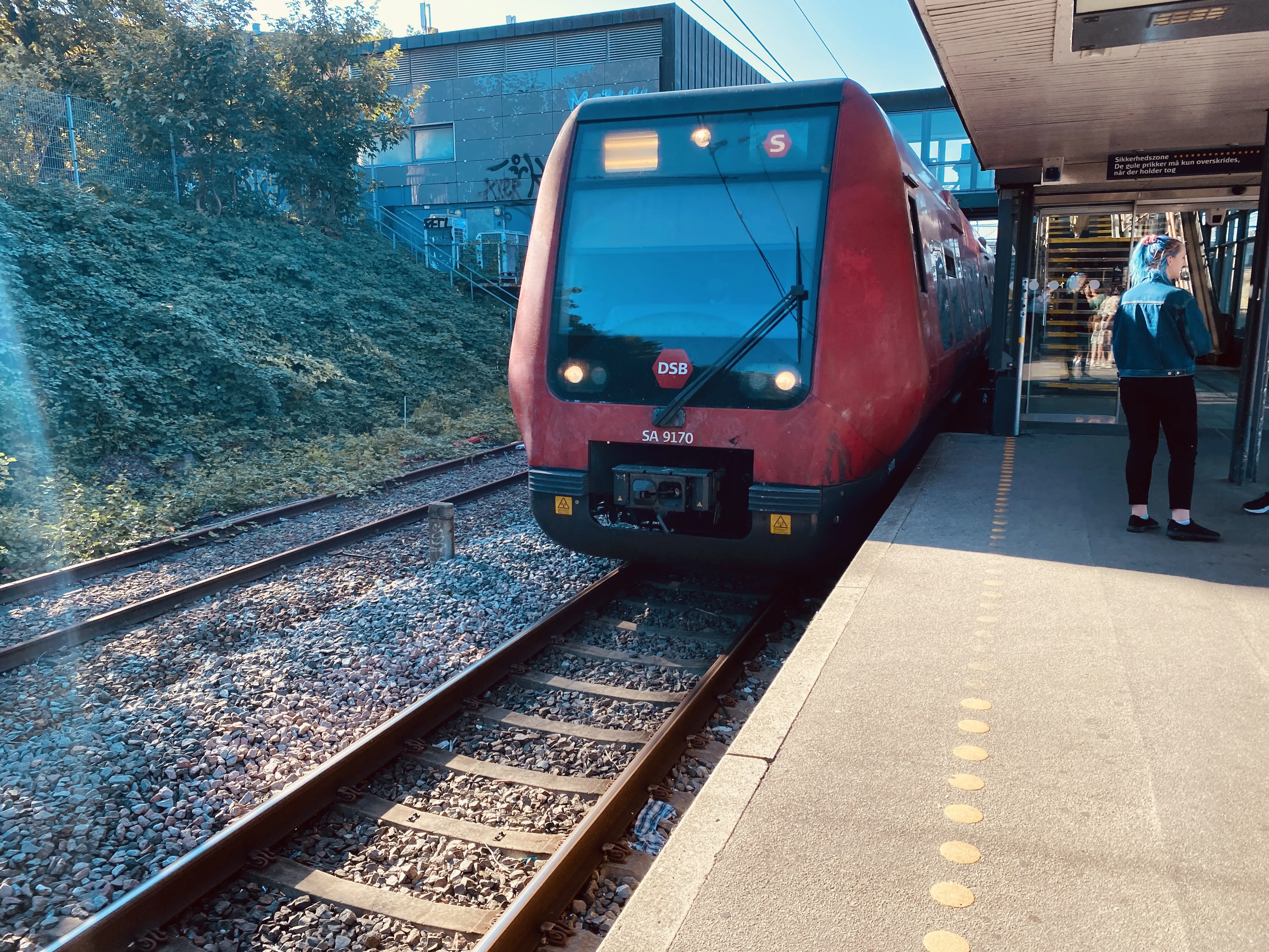 Billede af DSB SA 8170 fotograferet ud for Svanemøllen S-togsstation. Billede af DSB SA 8170 fotograferet ud for Svanemøllen S-togsstation.