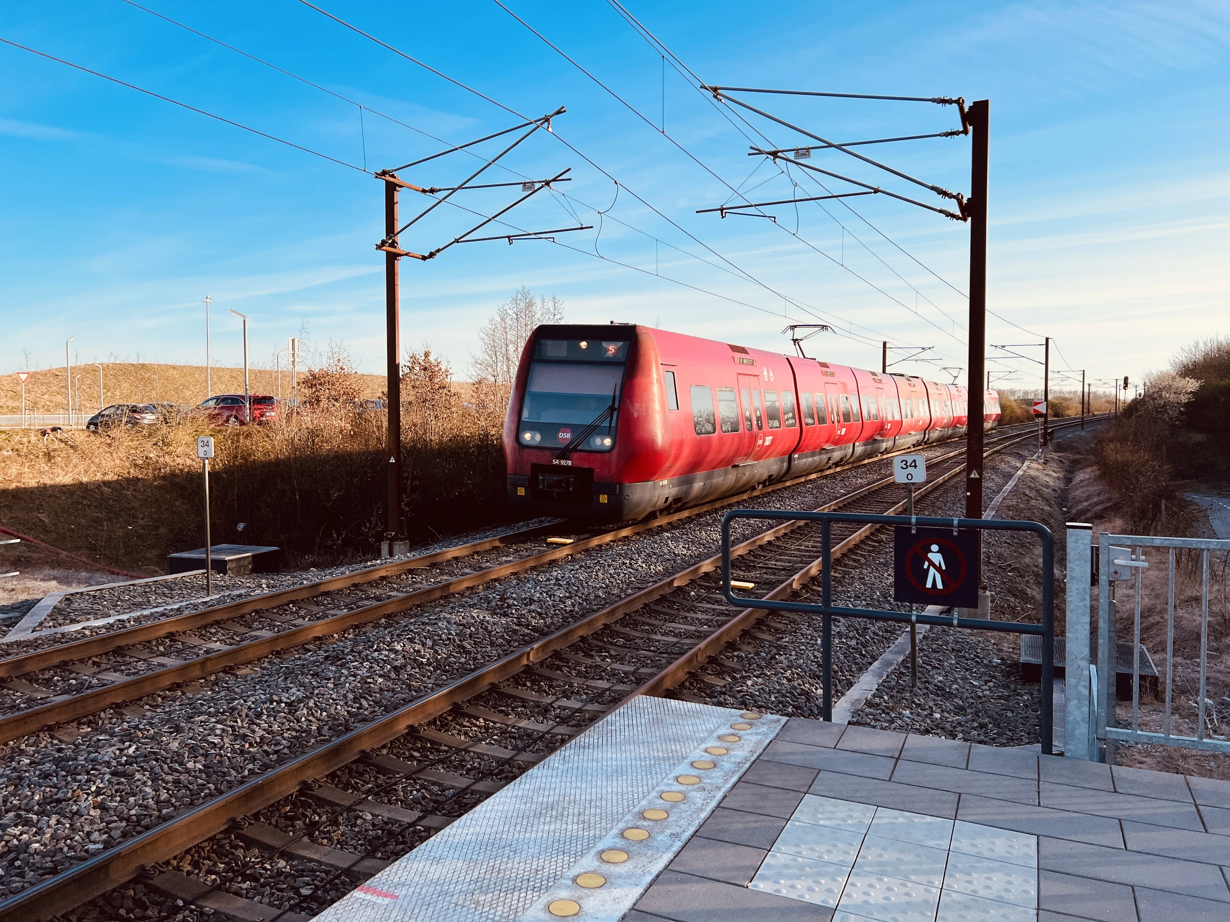 Billede af DSB SA 8178 fotograferet ud for Køge Nord S-togstrinbræt. Billede af DSB SA 8178 fotograferet ud for Køge Nord S-togstrinbræt.