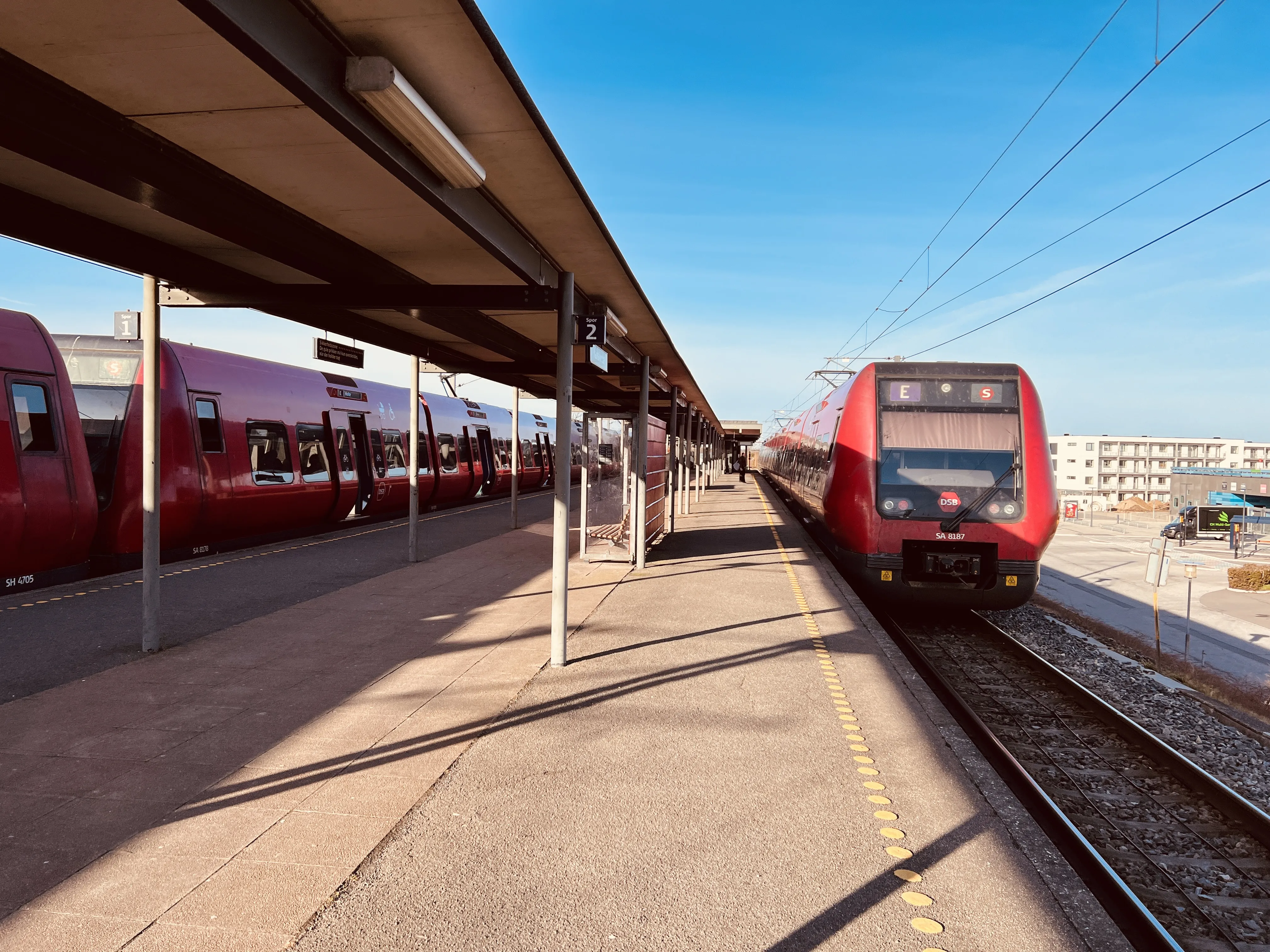 Billede af DSB SA 8187 fotograferet ud for Karlslunde S-togstrinbræt. Billede af DSB SA 8187 fotograferet ud for Karlslunde S-togstrinbræt.