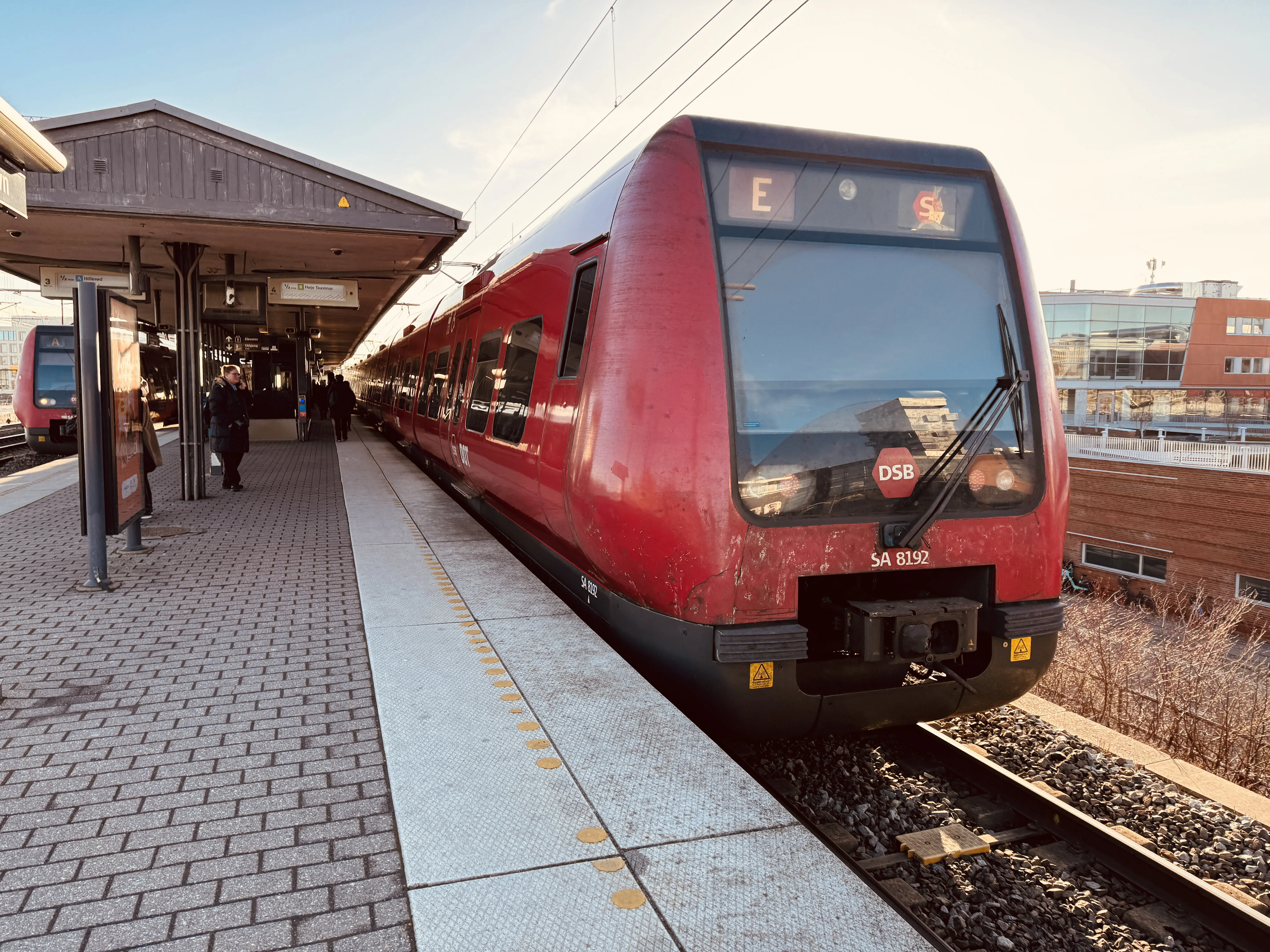 Billede af DSB SA 8192 fotograferet ud for Nordhavn S-togstrinbræt.