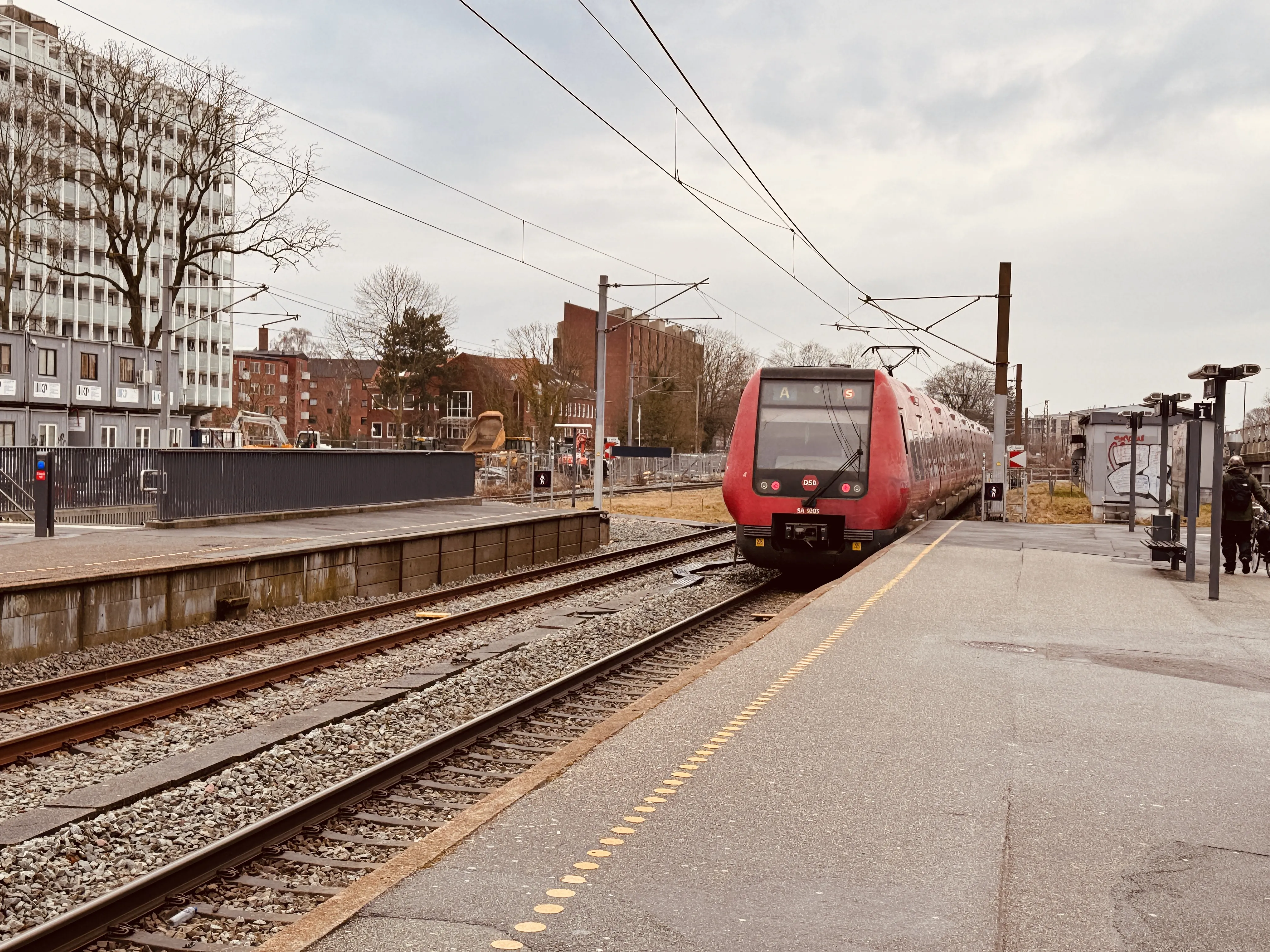 Billede af DSB SA 8203 fotograferet ud for Lyngby Station. Billede af DSB SA 8203 fotograferet ud for Lyngby Station.