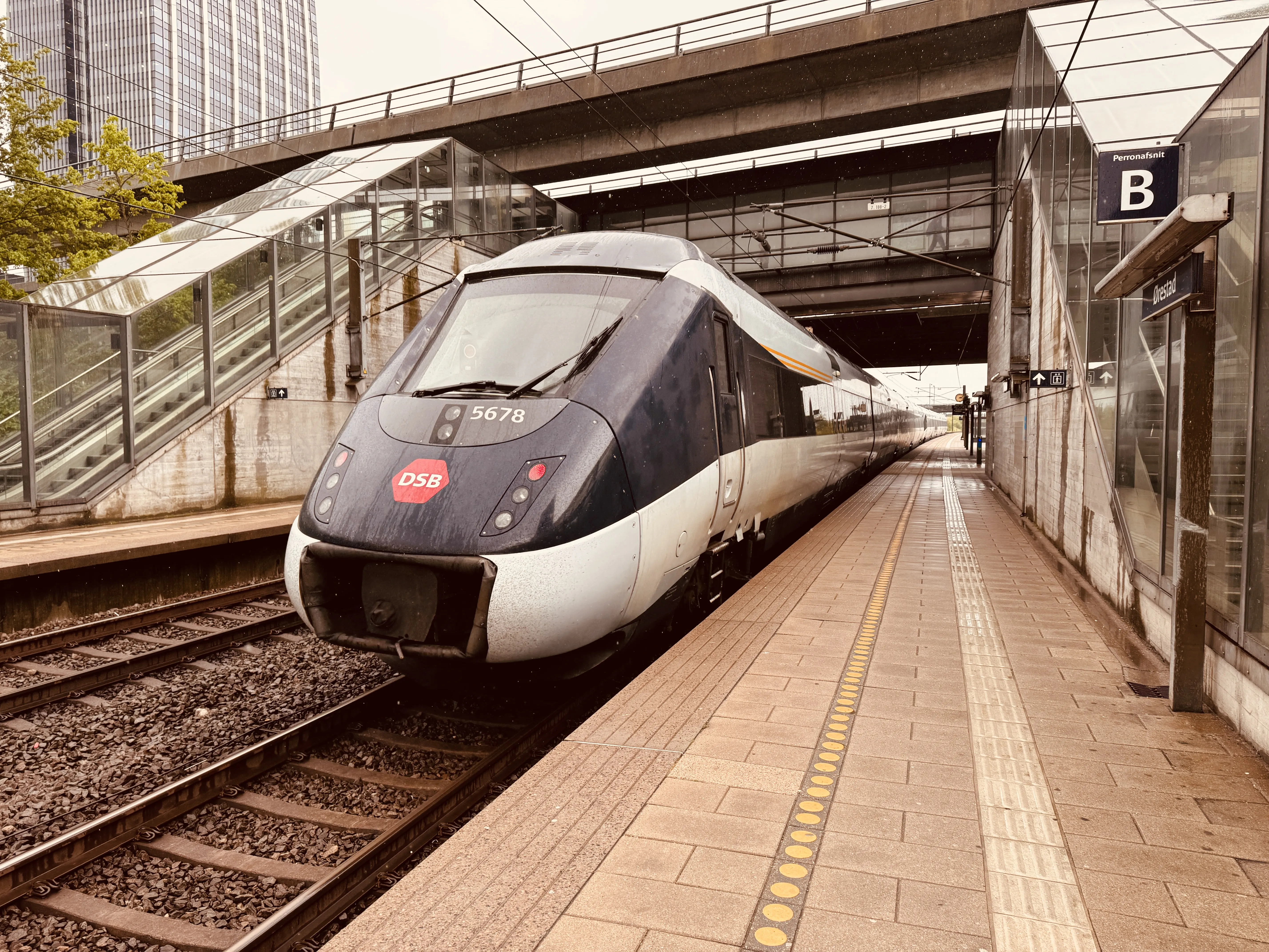 Billede af DSB MG 5678 fotograferet ud for Ørestad Trinbræt.
