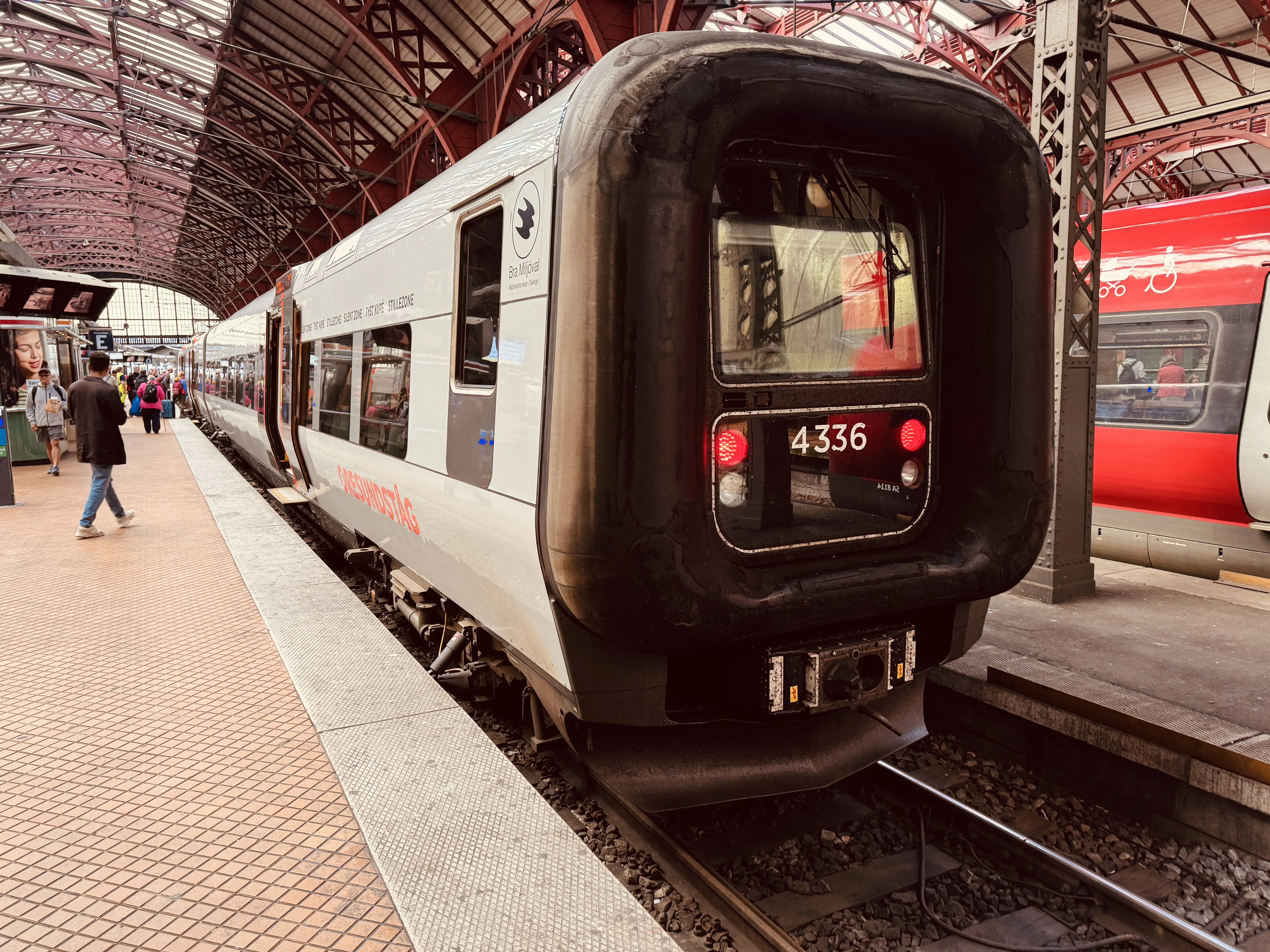 Billede af DSB ET 4336 fotograferet ud for København Hovedbanegård. Billede af DSB ET 4336 fotograferet ud for København Hovedbanegård.