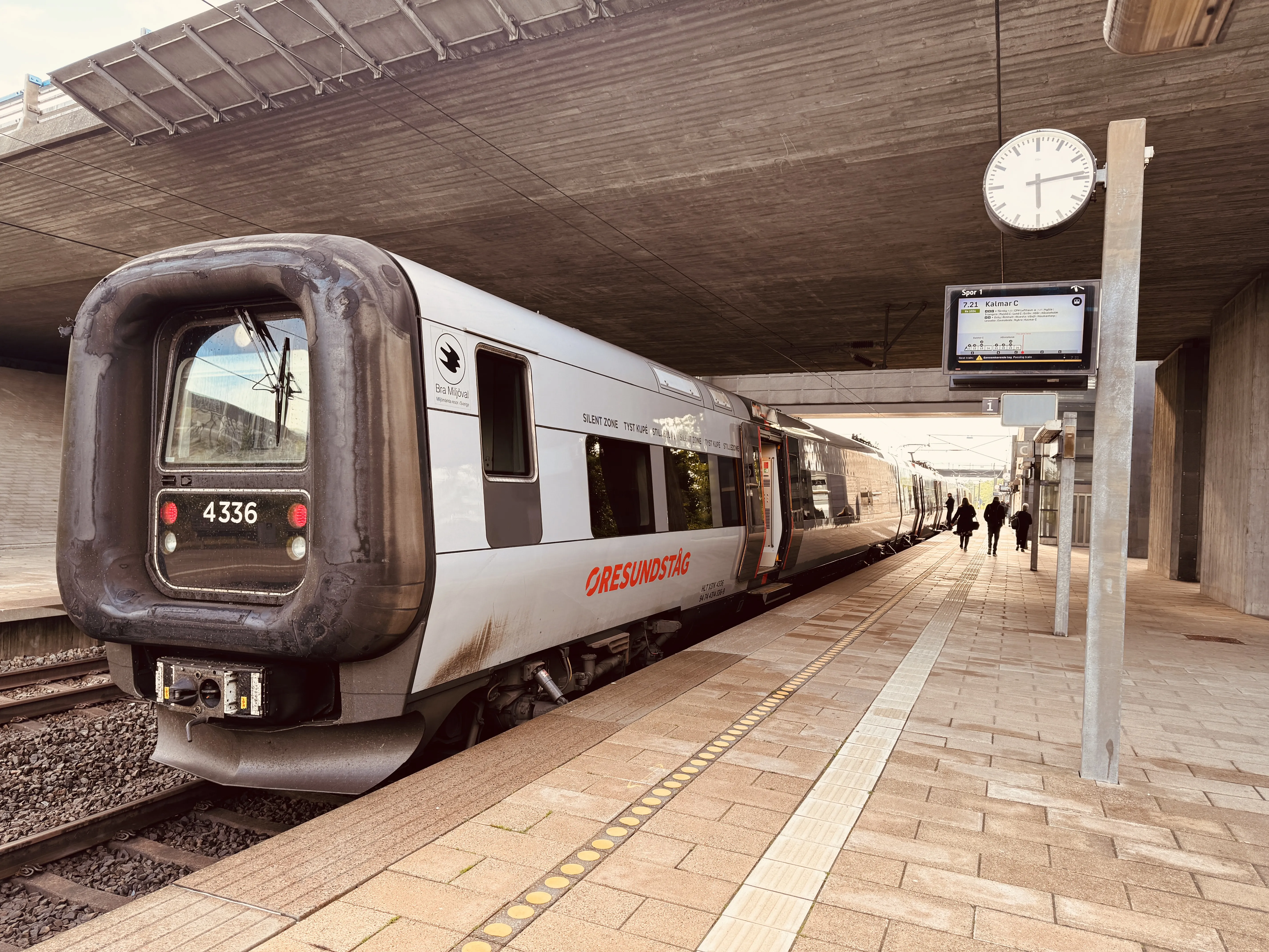 Billede af DSB ET 4336 fotograferet ud for Ørestad Trinbræt. Billede af DSB ET 4336 fotograferet ud for Ørestad Trinbræt.