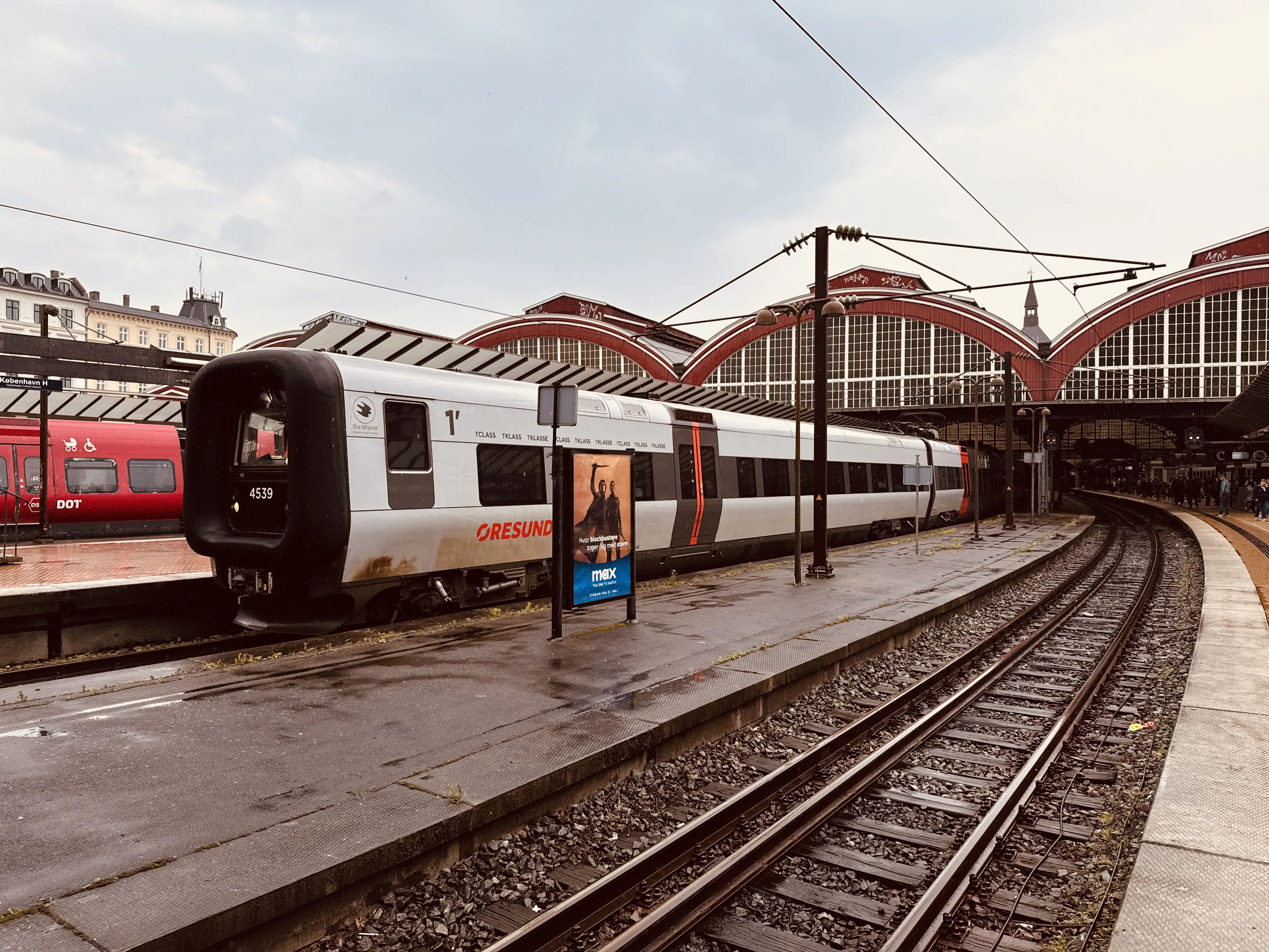 Billede af DSB ET 4339 fotograferet ud for København Hovedbanegård. Billede af DSB ET 4339 fotograferet ud for København Hovedbanegård.