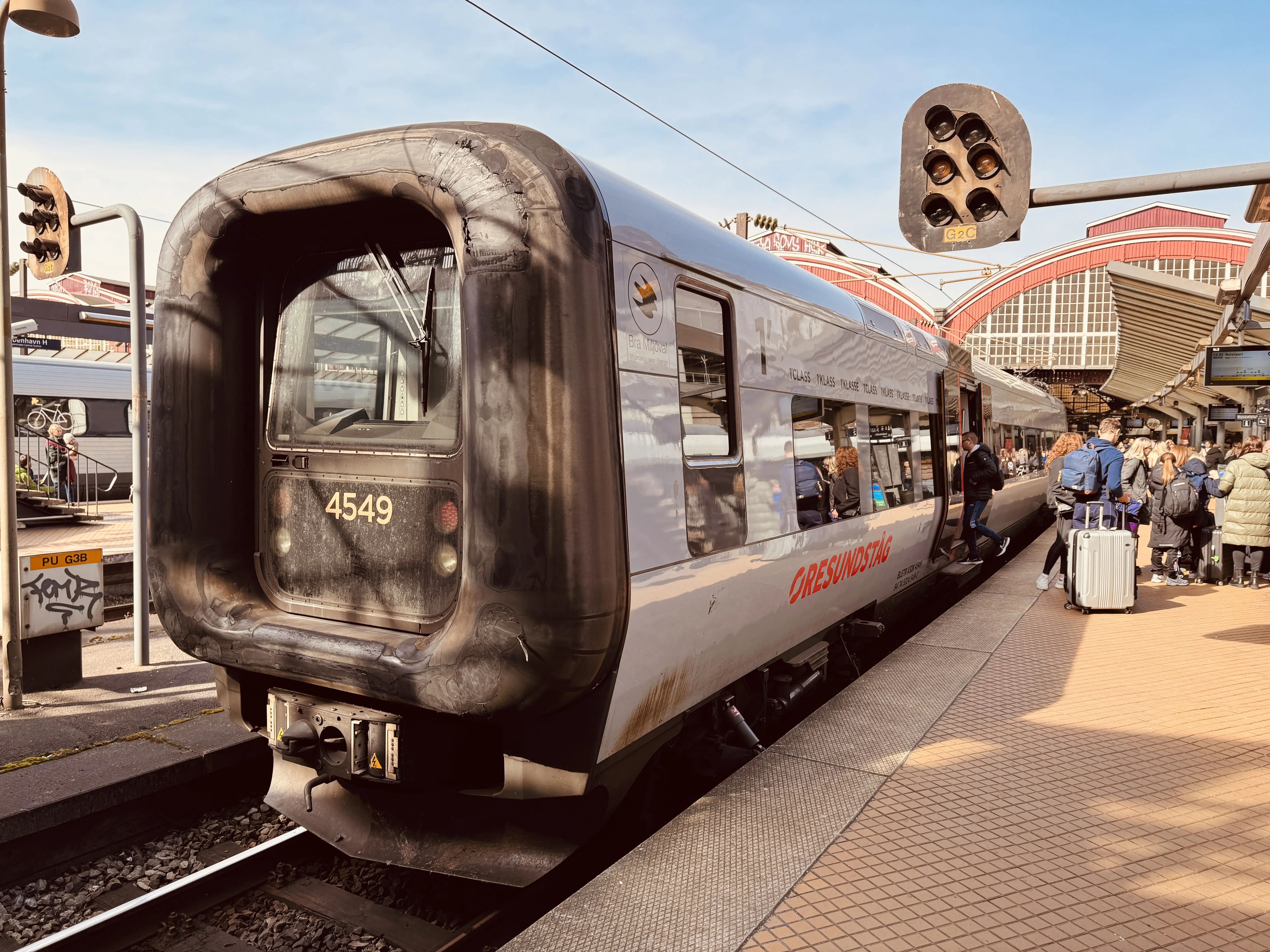 Billede af DSB ET 4349 fotograferet ud for København Hovedbanegård. Billede af DSB ET 4349 fotograferet ud for København Hovedbanegård.