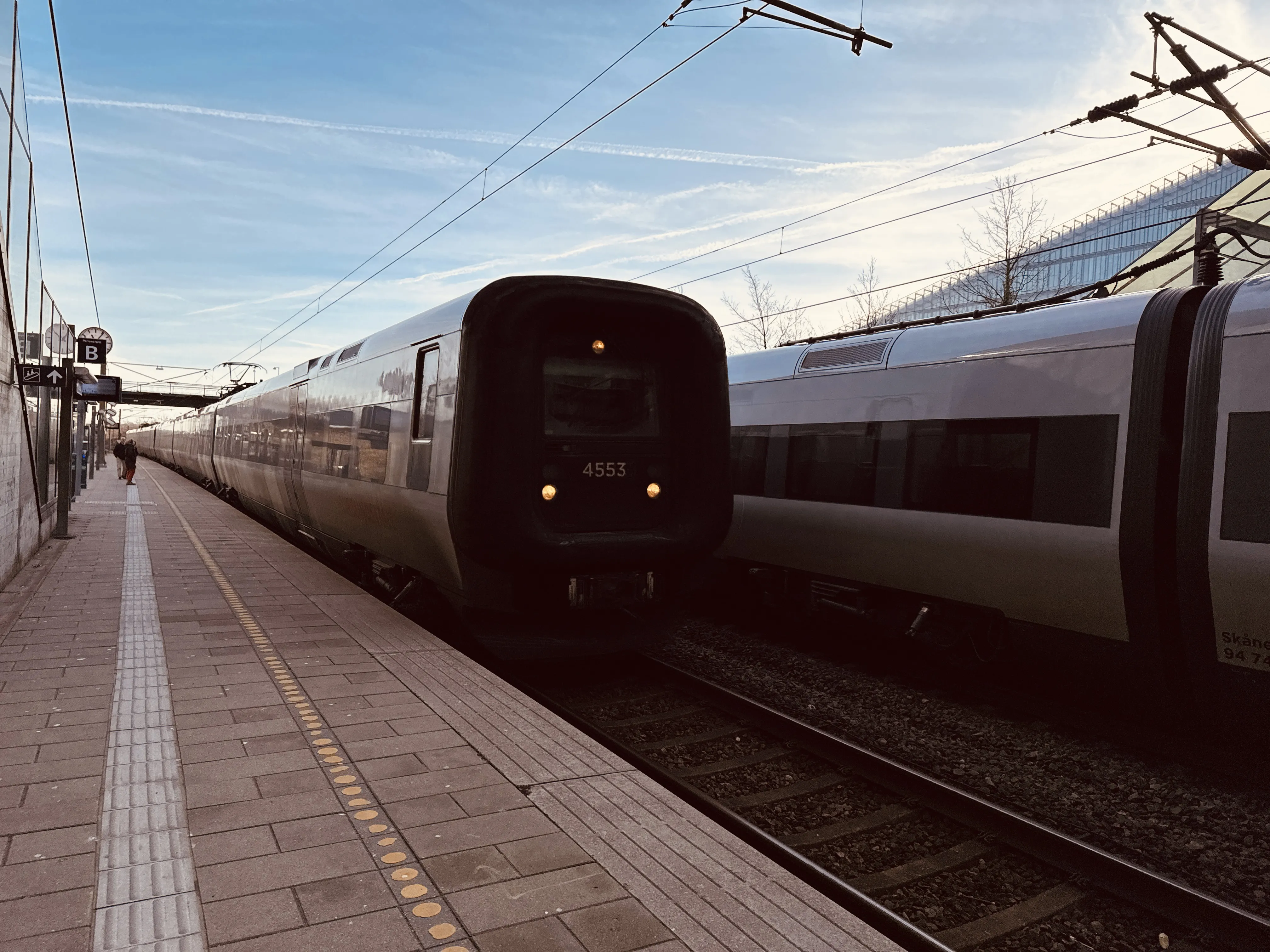 Billede af DSB ET 4353 fotograferet ud for Ørestad Trinbræt. Billede af DSB ET 4353 fotograferet ud for Ørestad Trinbræt.