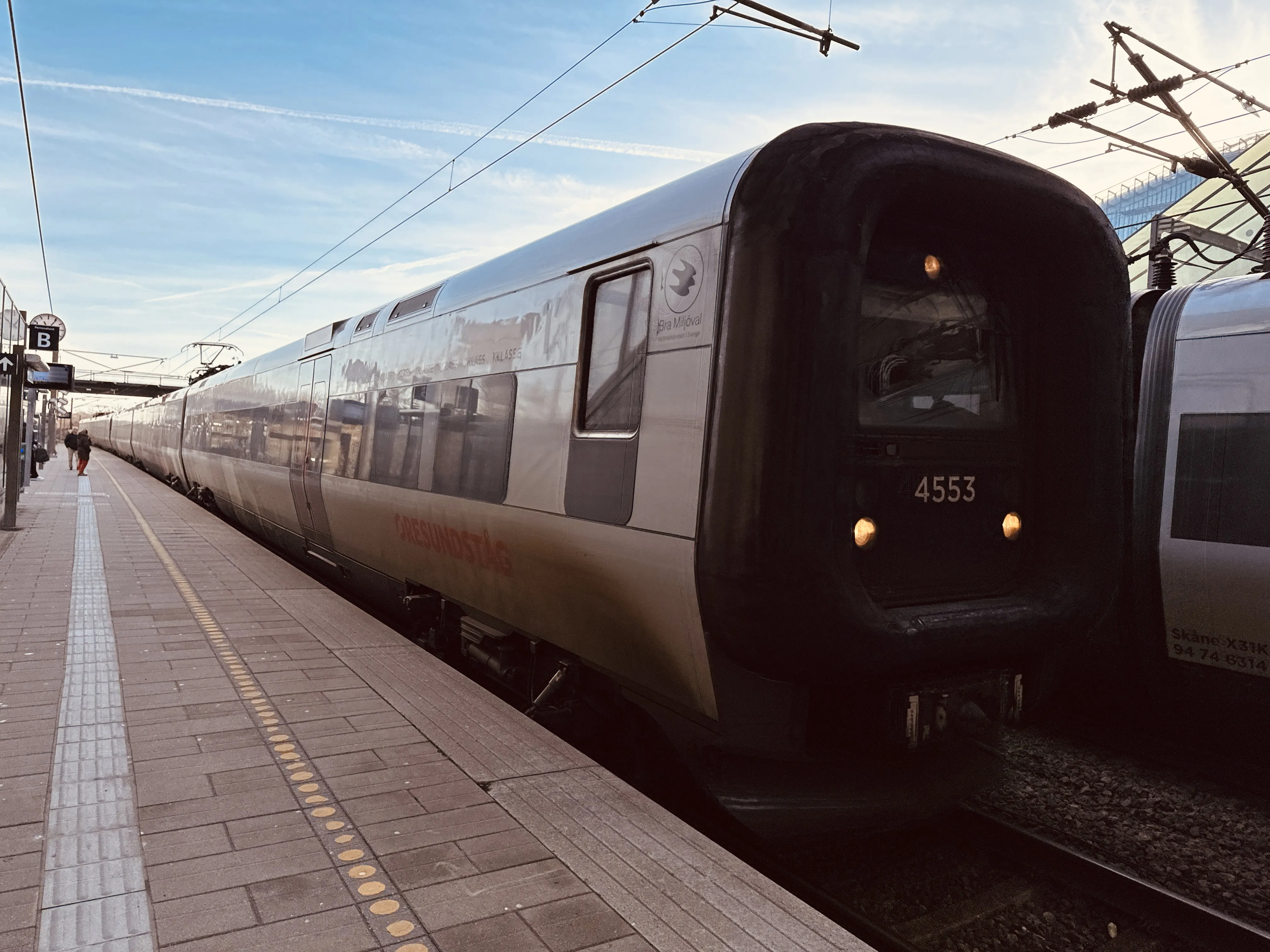 Billede af DSB ET 4353 fotograferet ud for Ørestad Trinbræt. Billede af DSB ET 4353 fotograferet ud for Ørestad Trinbræt.