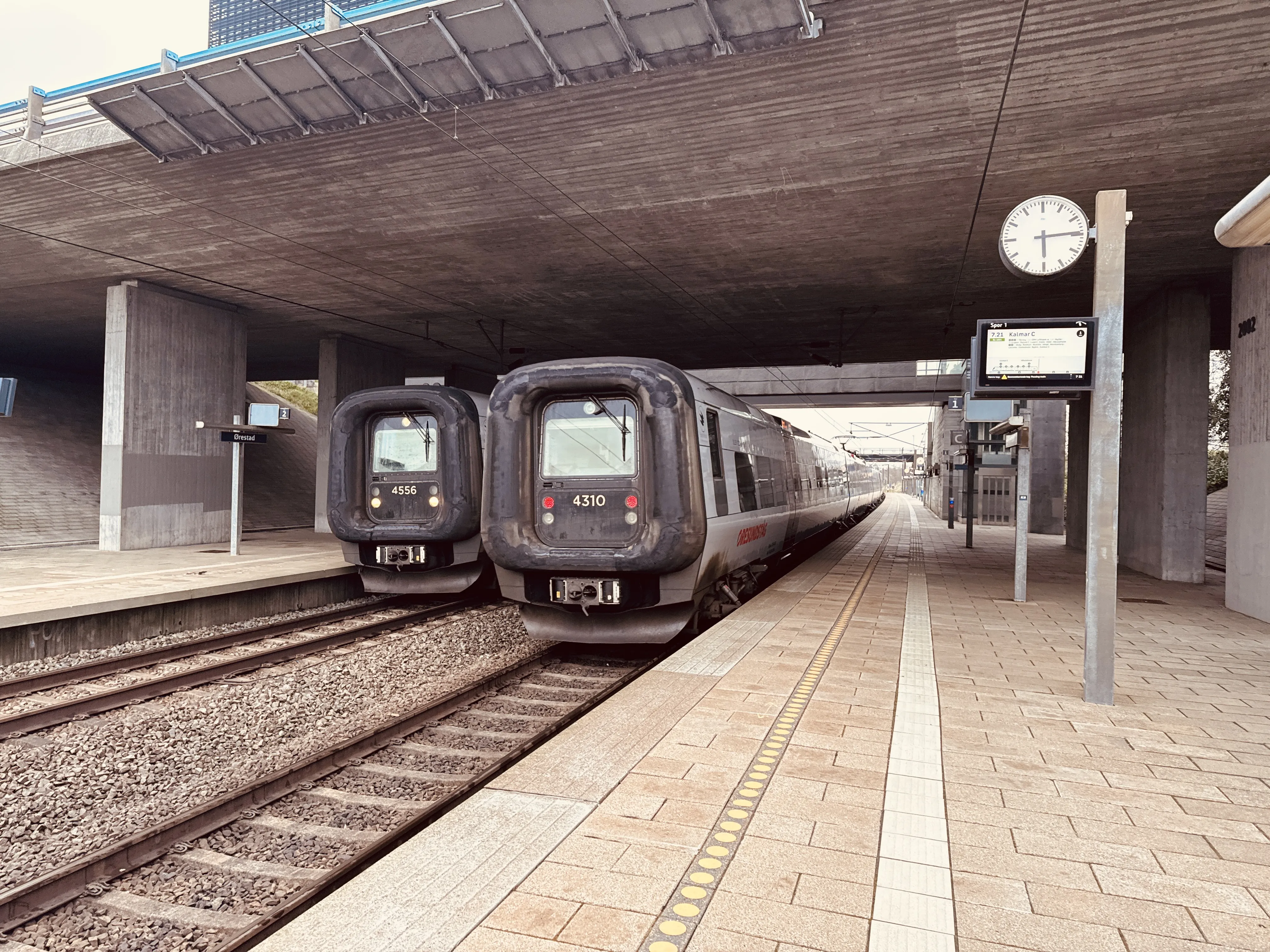 Billede af DSB ET 4356 fotograferet ud for Ørestad Trinbræt. Billede af DSB ET 4356 fotograferet ud for Ørestad Trinbræt.