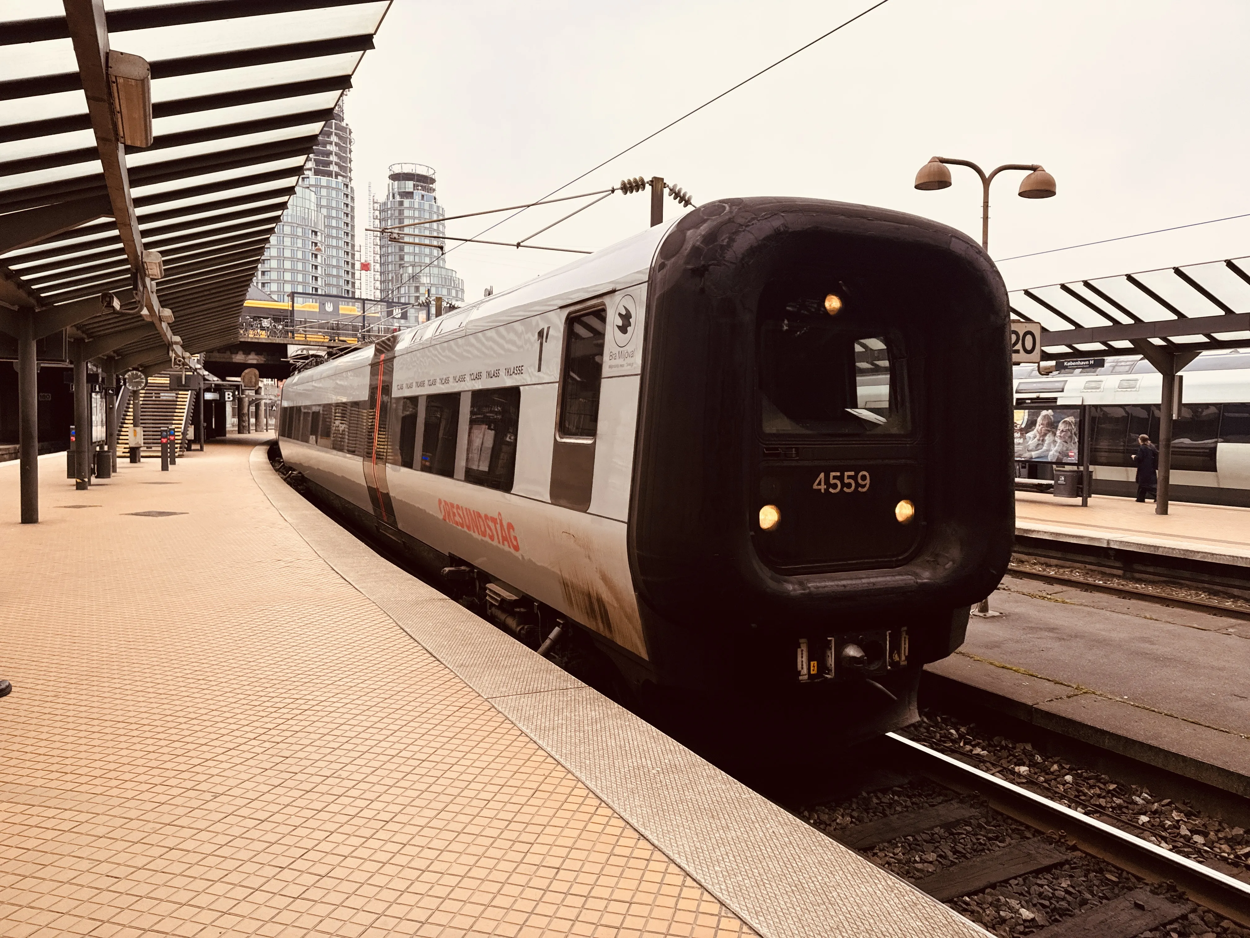 Billede af DSB ET 4359 fotograferet ud for København Hovedbanegård. Billede af DSB ET 4359 fotograferet ud for København Hovedbanegård.