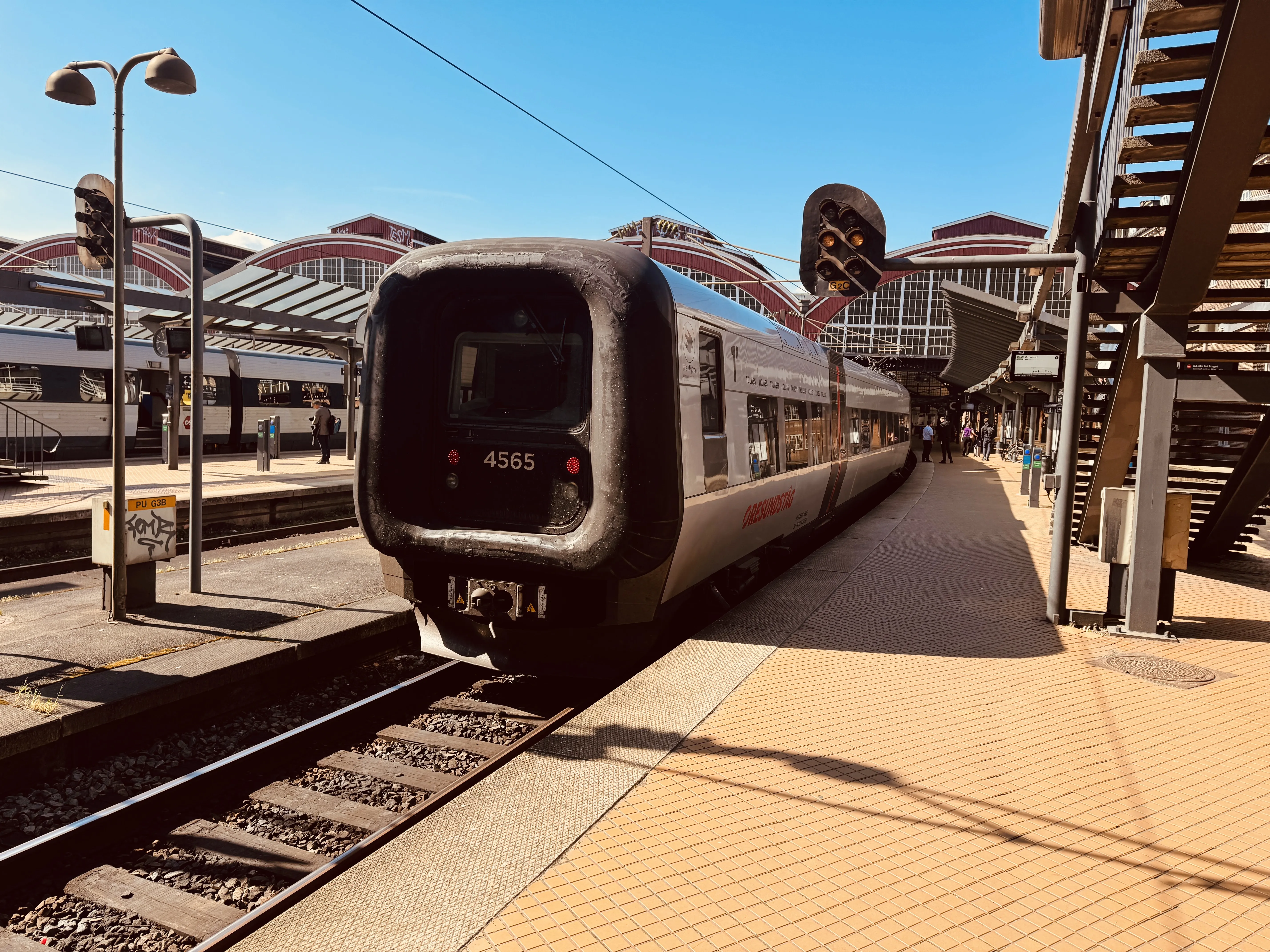Billede af DSB ET 4365 fotograferet ud for København Hovedbanegård. Billede af DSB ET 4365 fotograferet ud for København Hovedbanegård.