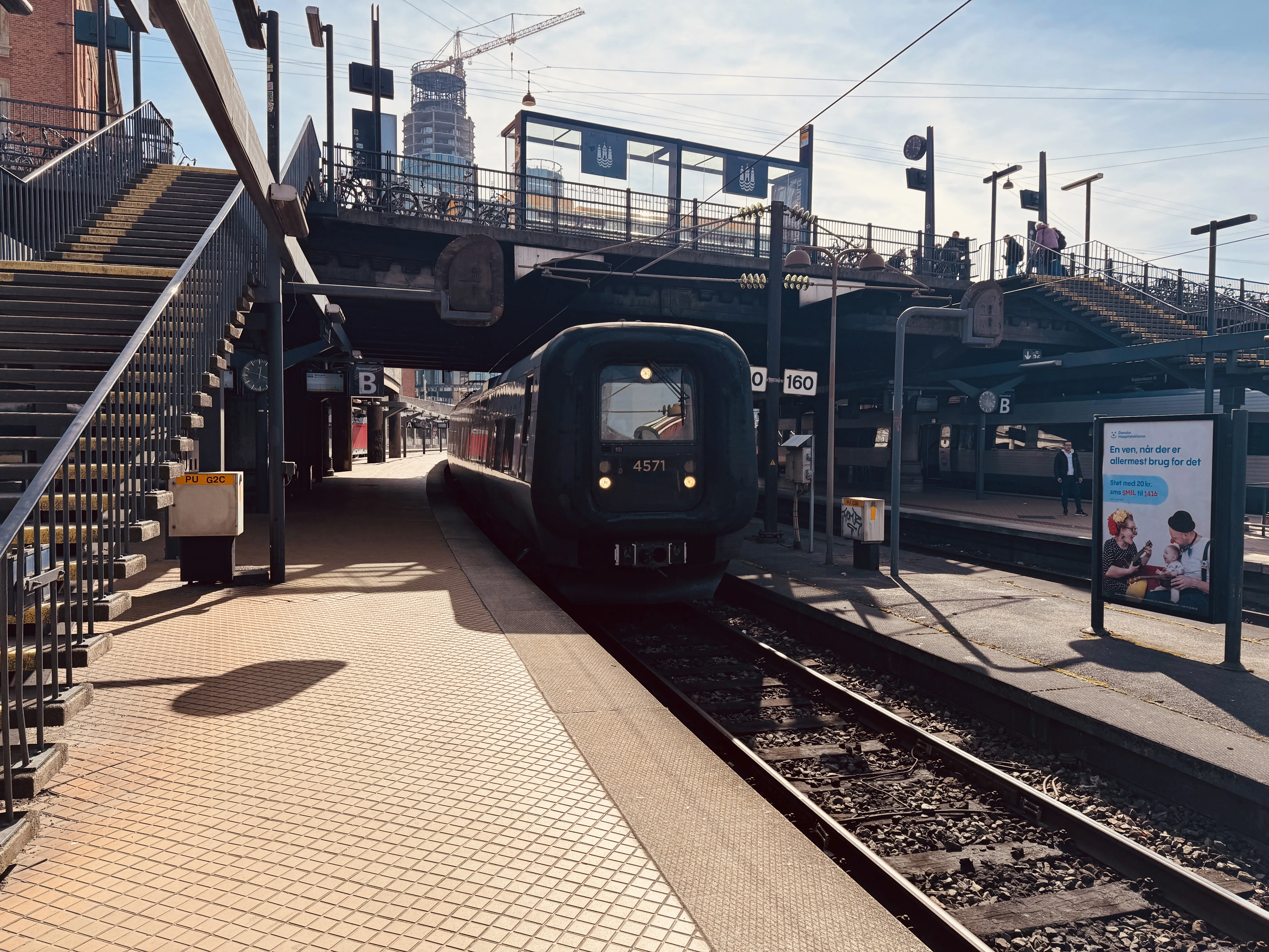 Billede af DSB ET 4371 fotograferet ud for København Hovedbanegård. Billede af DSB ET 4371 fotograferet ud for København Hovedbanegård.