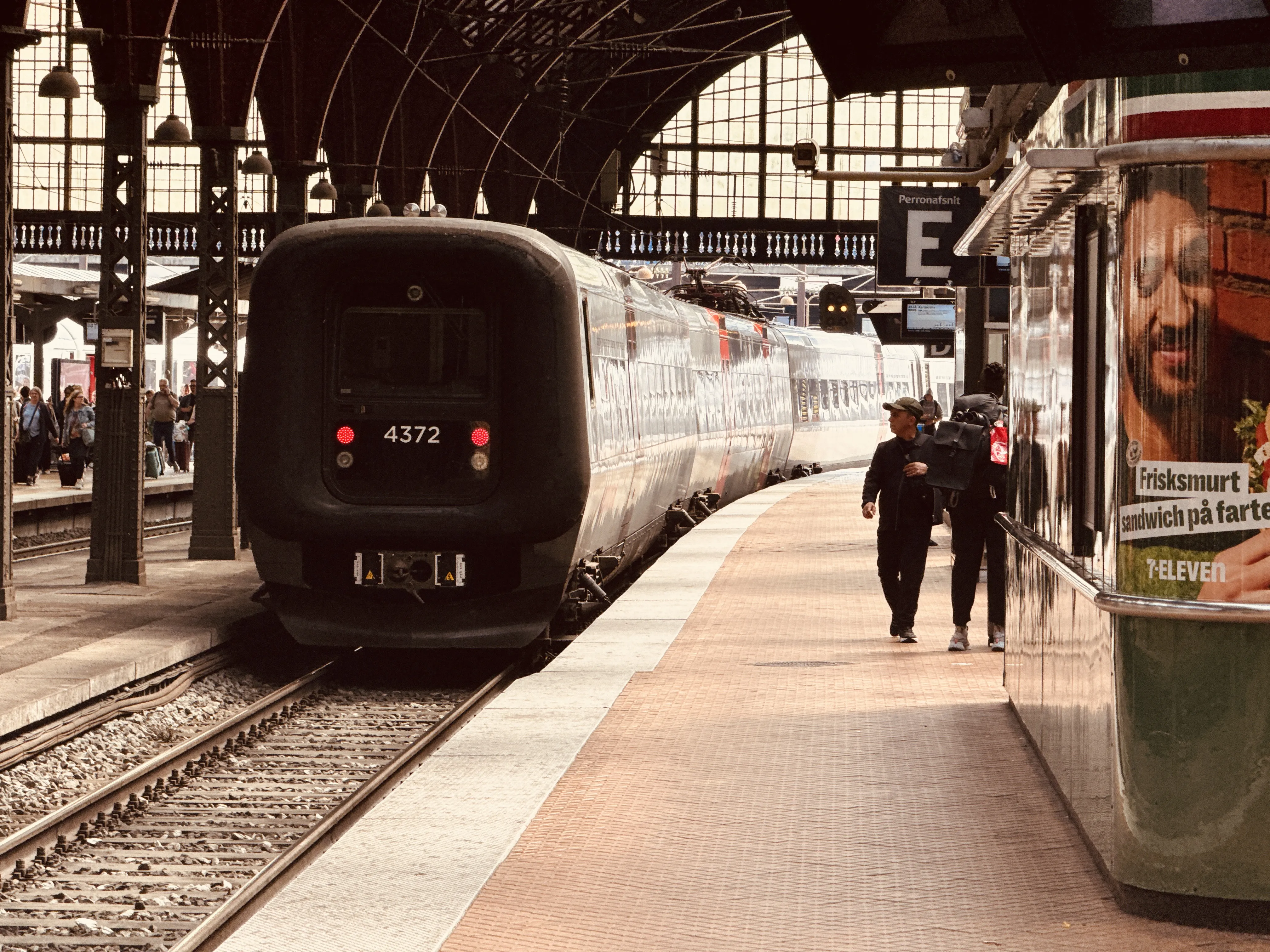 Billede af DSB ET 4372 fotograferet ud for København Hovedbanegård. Billede af DSB ET 4372 fotograferet ud for København Hovedbanegård.