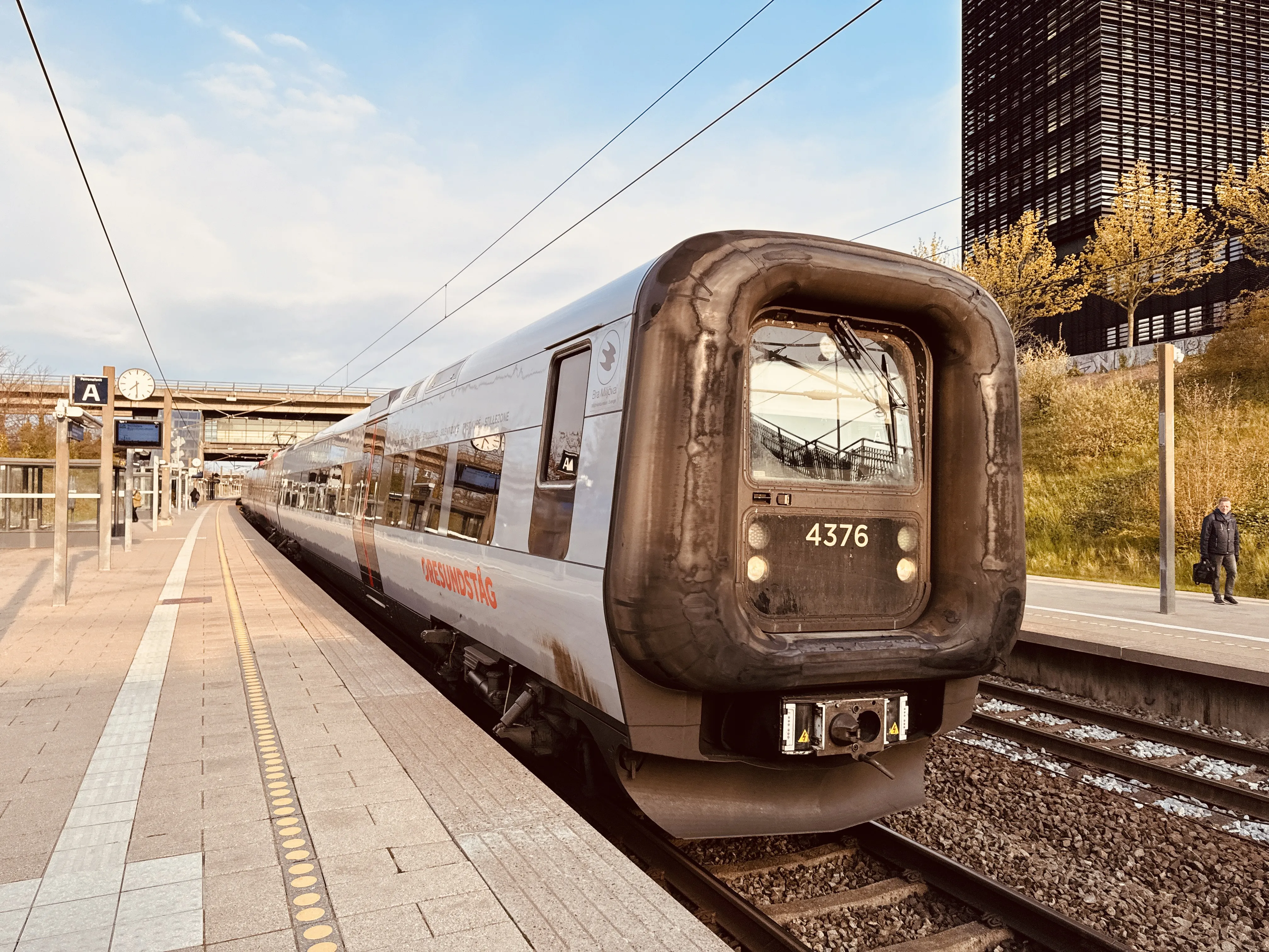 Billede af DSB ET 4376 fotograferet ud for Ørestad Trinbræt. Billede af DSB ET 4376 fotograferet ud for Ørestad Trinbræt.