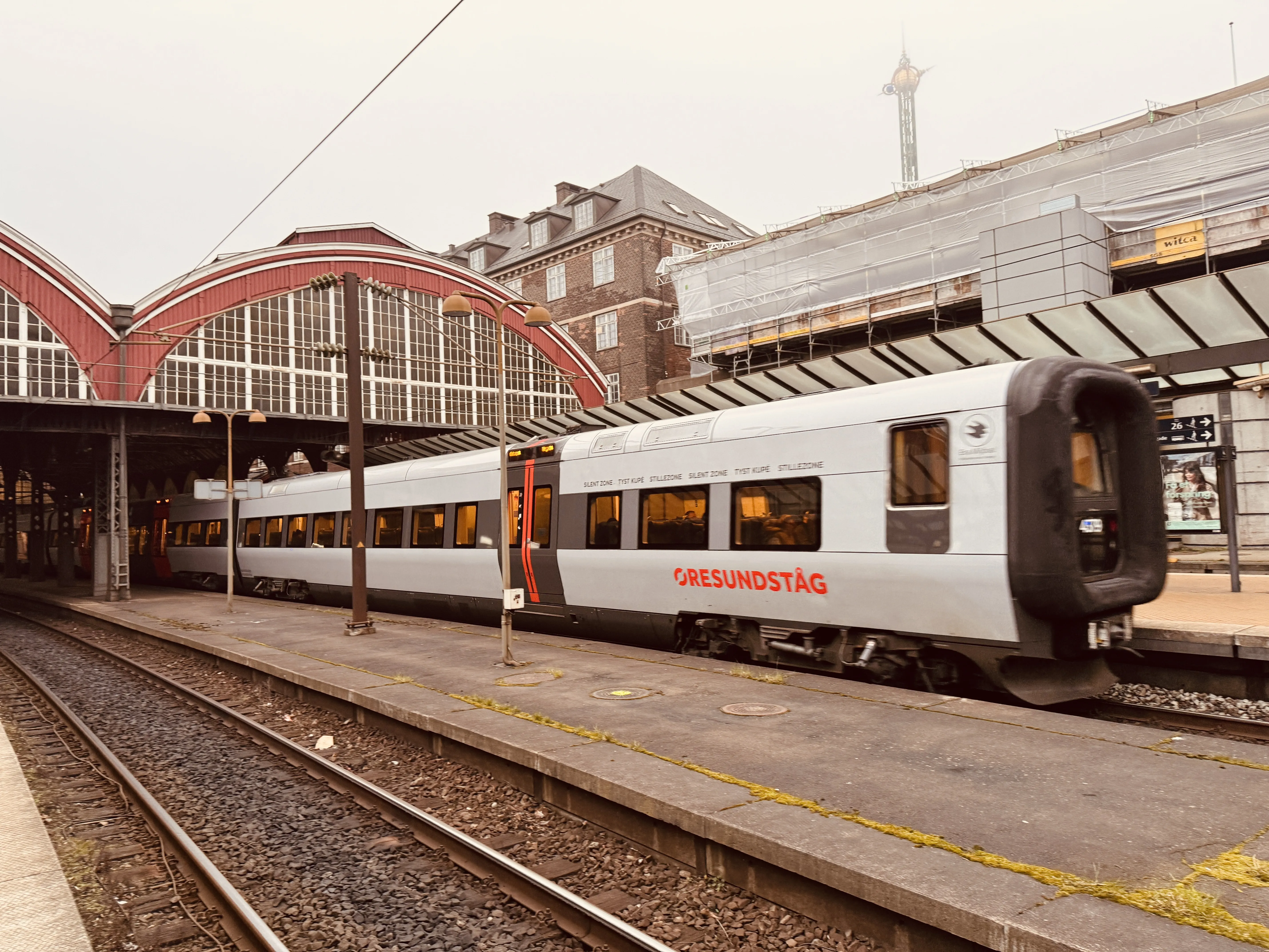 Billede af DSB ET 4379 fotograferet ud for København Hovedbanegård. Billede af DSB ET 4379 fotograferet ud for København Hovedbanegård.